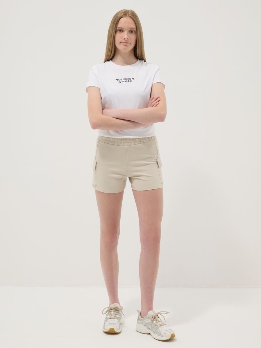Shorts cargo beige para ni&ntilde;as en mezcla de algod&oacute;n con corte relajado_0