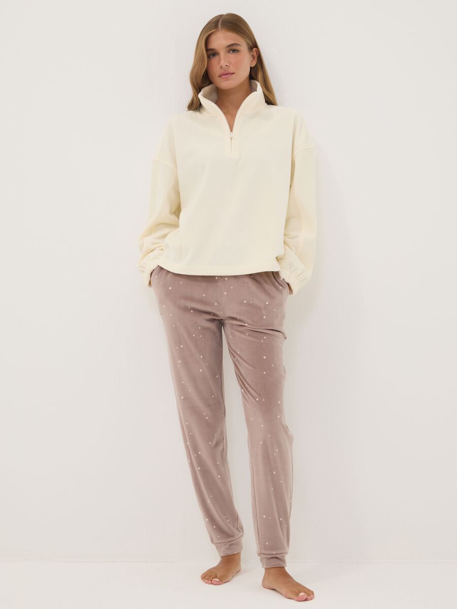 White stretch top with Henley collar_0
