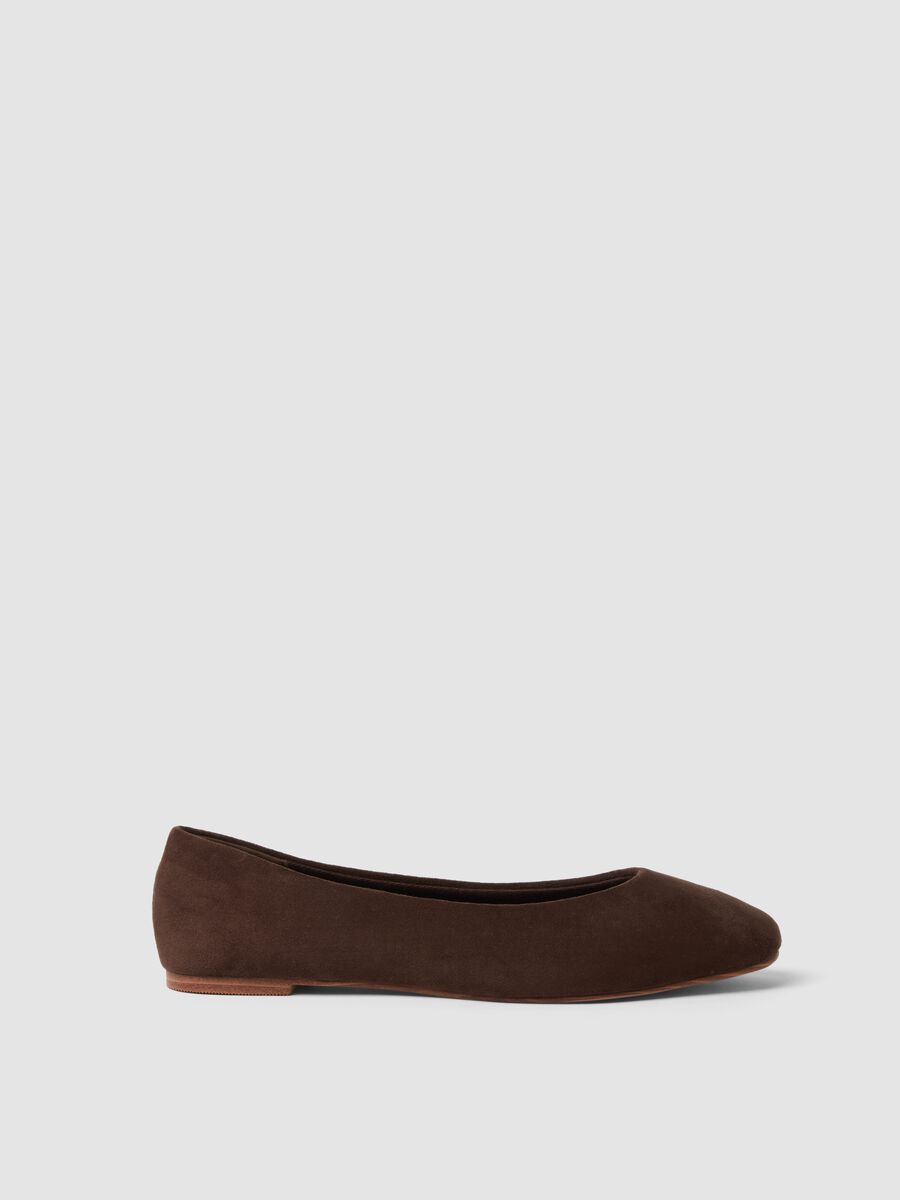 Classic brown round-toe ballet flats_0