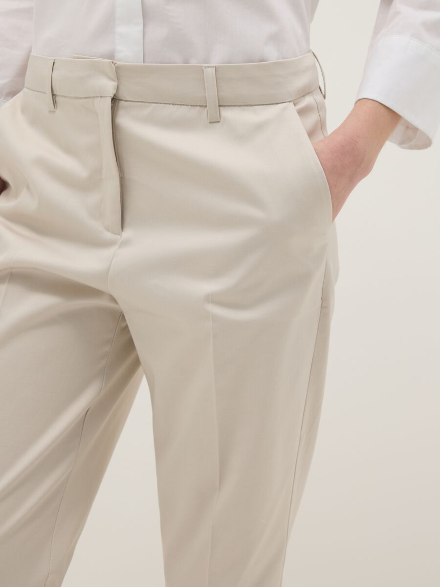 Beige stretch cotton satin trousers regular fit_3