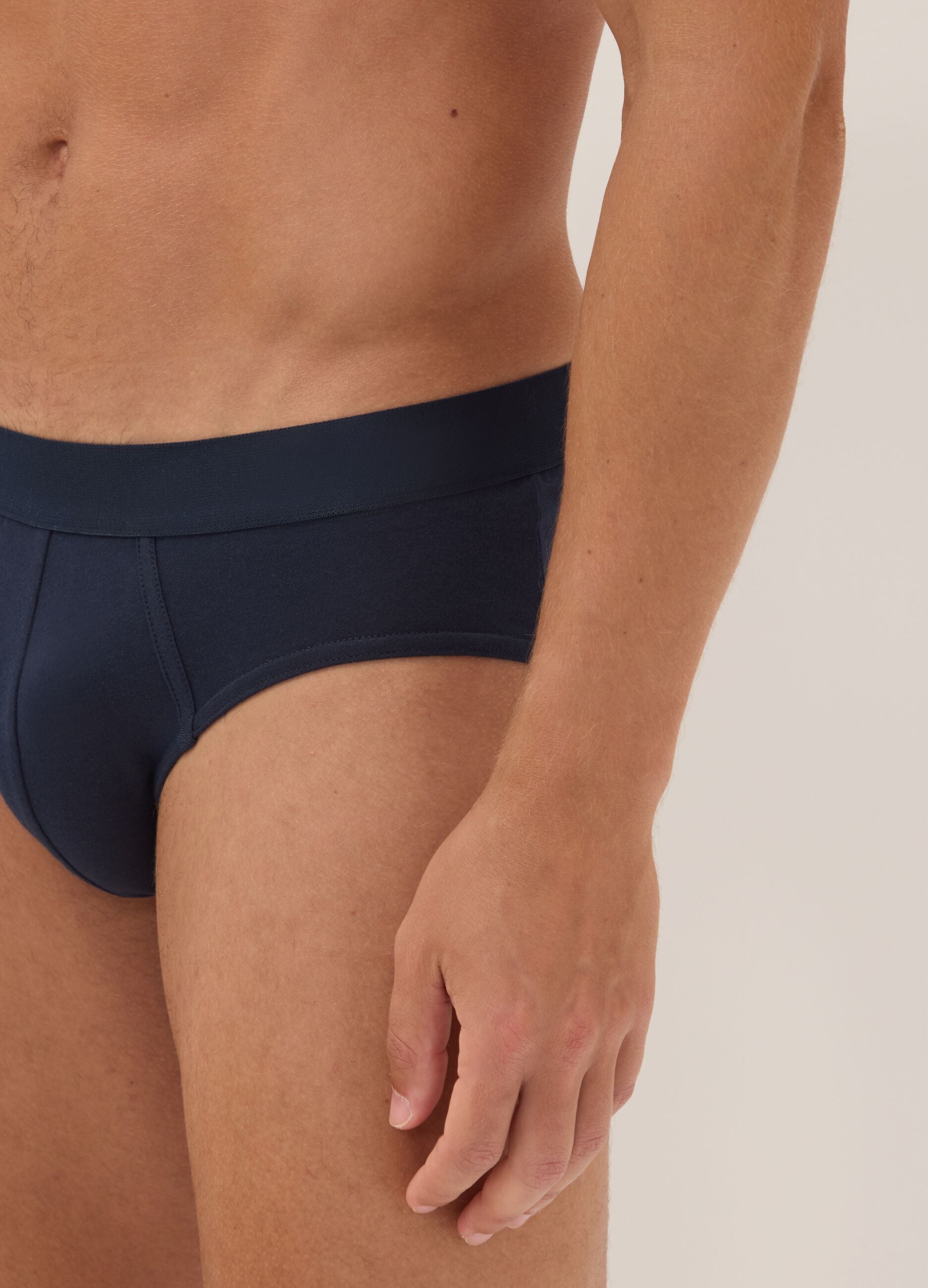 3er-Pack Slips in Blau und Schwarz aus elastischer Bio-Baumwolle