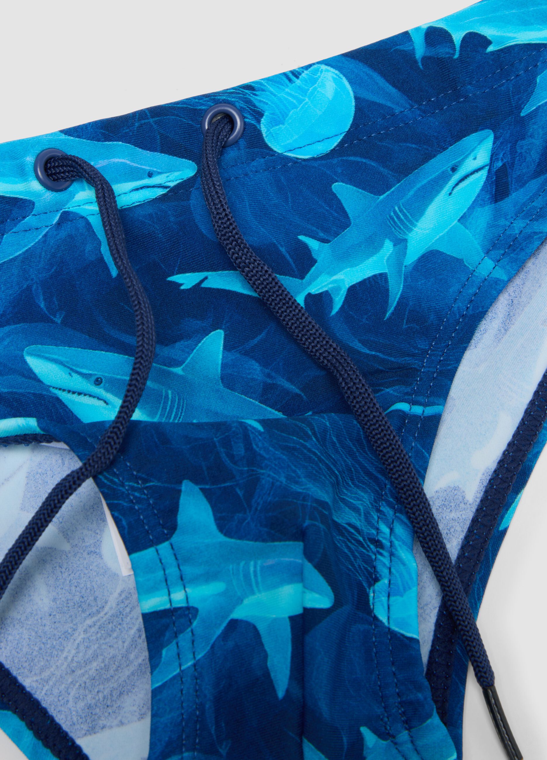Blaue Bade-Slips aus Stretchmaterial