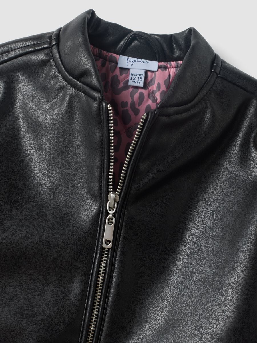 Schwarze wattierte M&auml;dchenjacke mit Reissverschluss_2