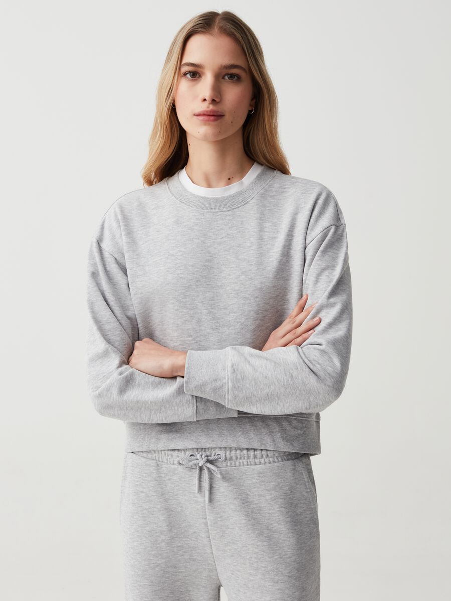 Essential sweatshirt with dropped shoulder_1