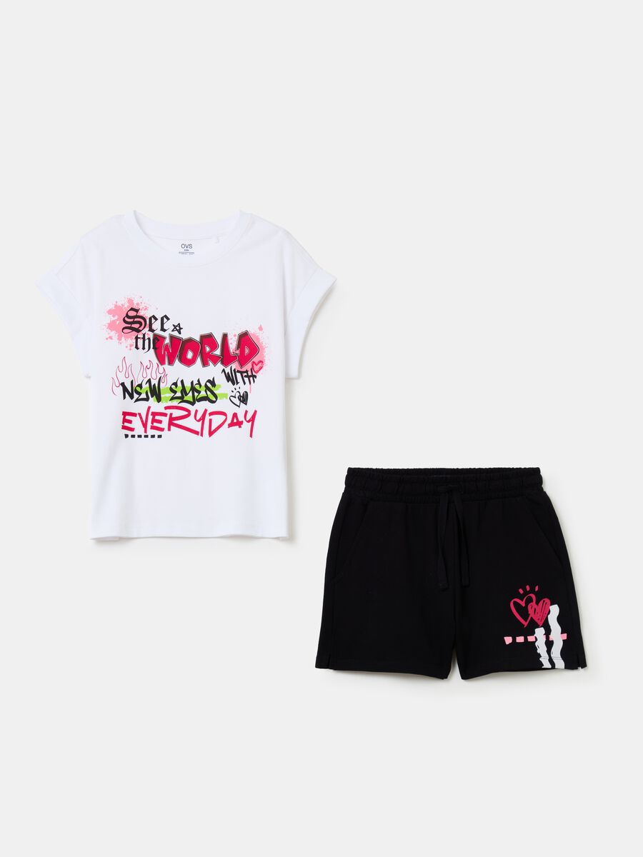 Jogging set t-shirt e shorts con stampa_0