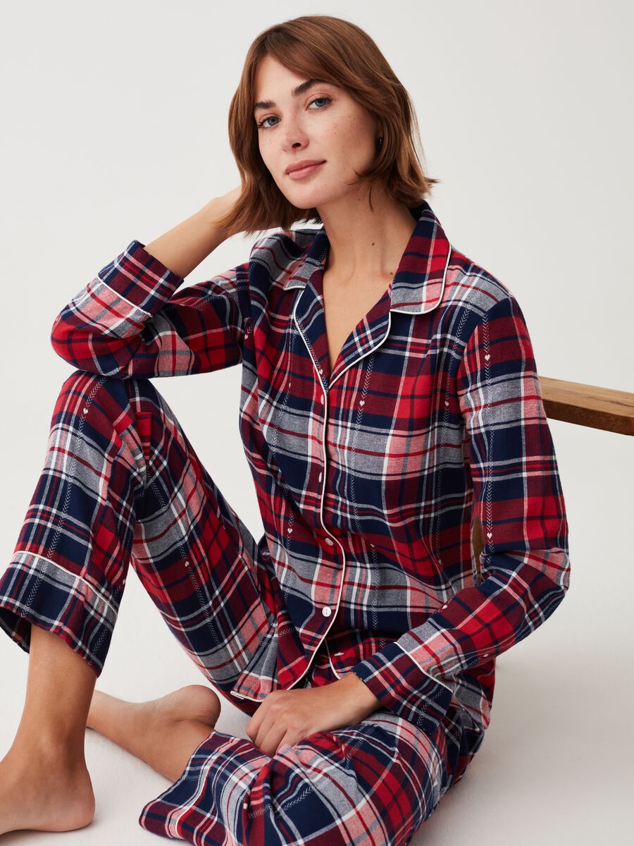 Pijama tartán con estampado de corazones_0