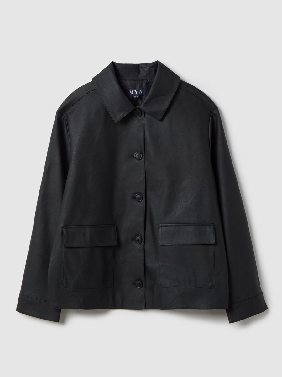 Schwarze Regular-Fit-Jacke mit Kn&ouml;pfen und aufgesetzten Taschen_4