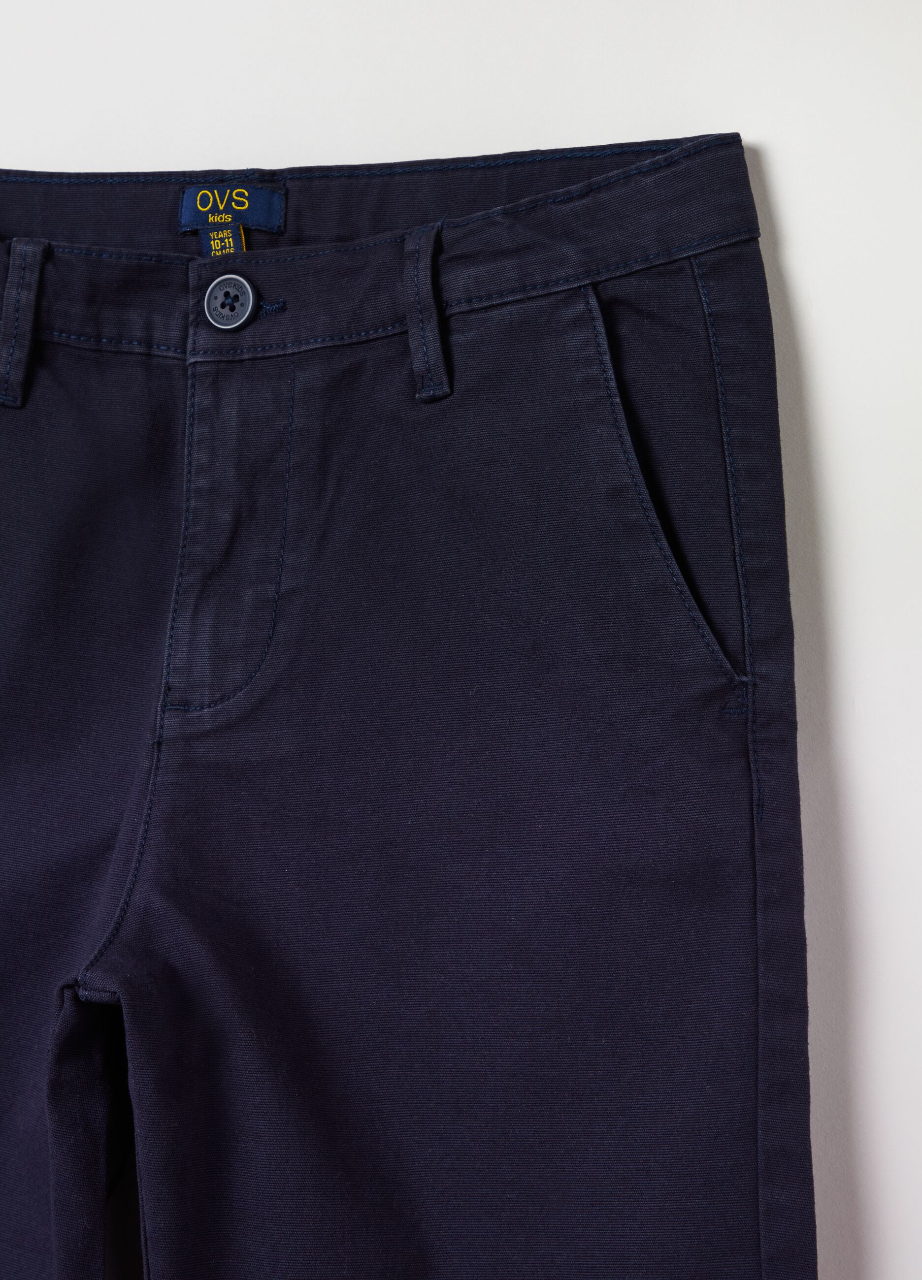Chino Bermuda shorts in dobby with pockets