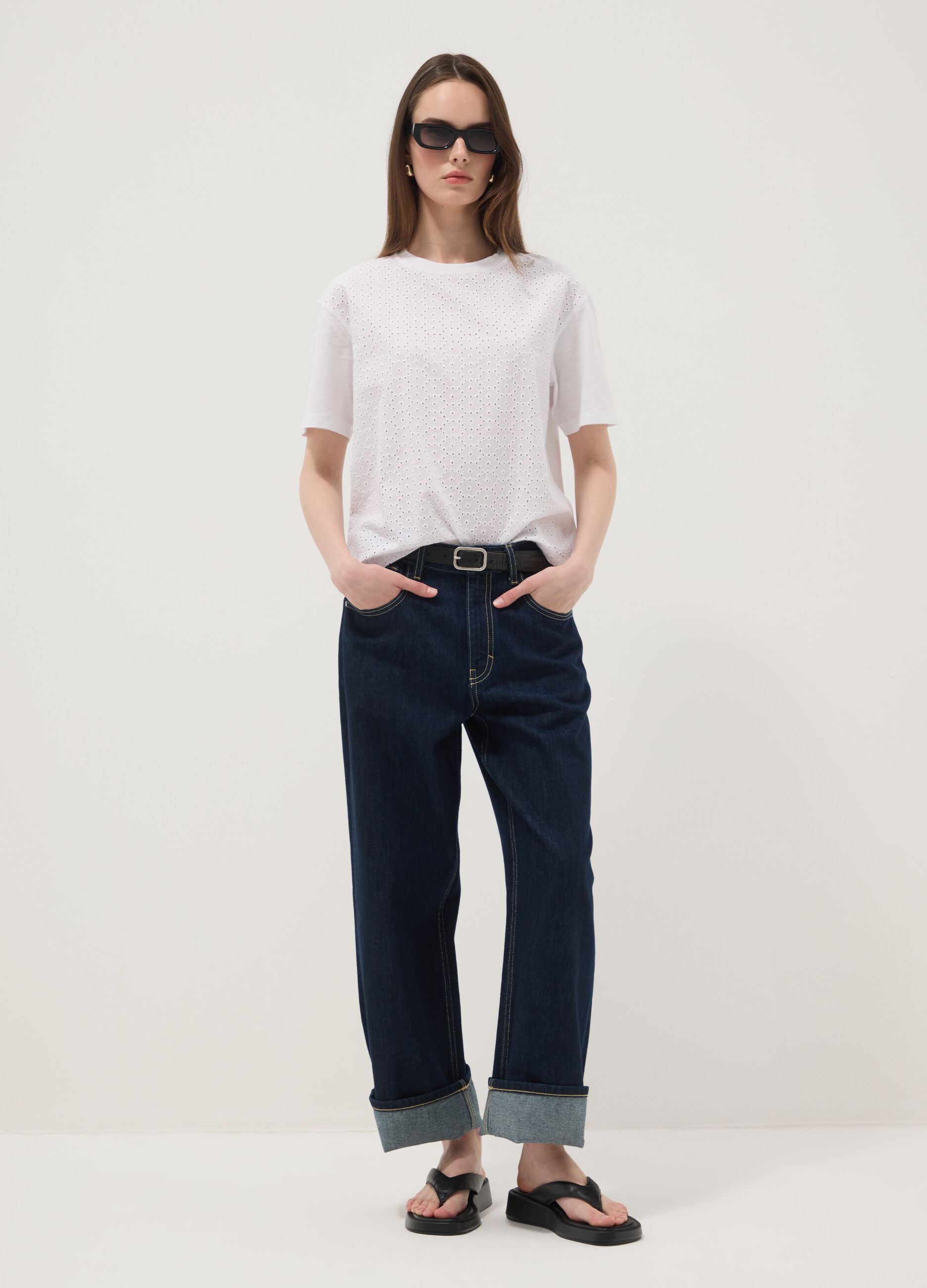 White short-sleeved pure cotton T-shirt with broderie anglaise embroidery