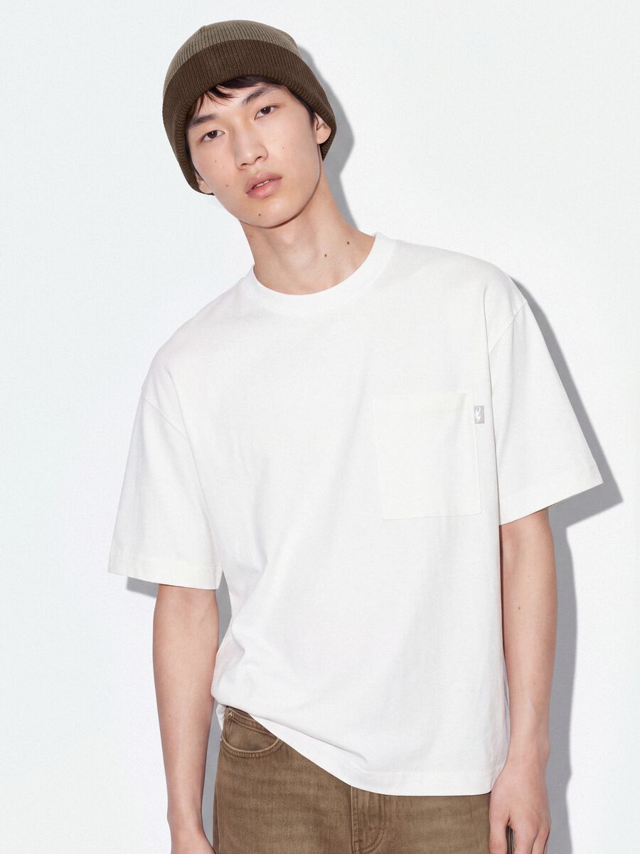 White pure cotton crew-neck T-shirt with chest pocket, boxy fit_3