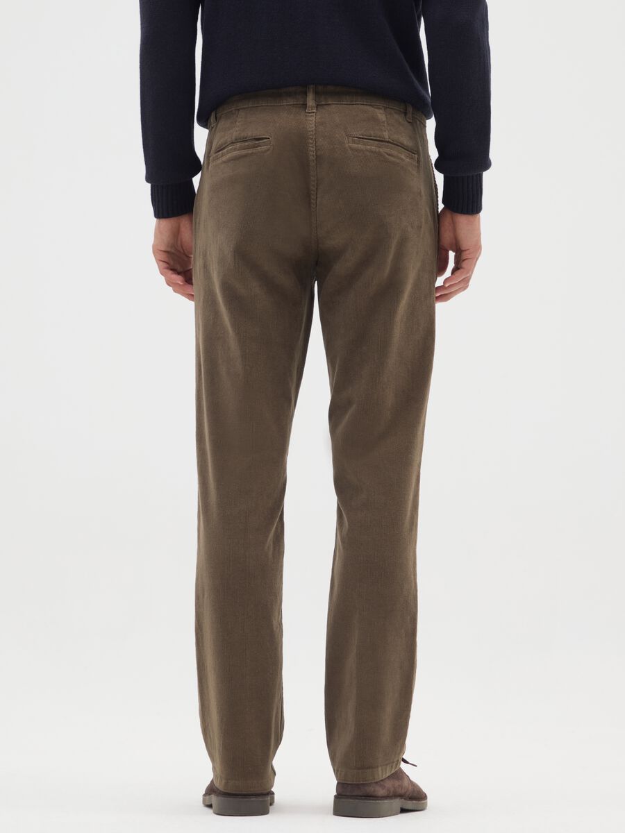 Brown trousers in stretchy corduroy cotton with regular fit_2
