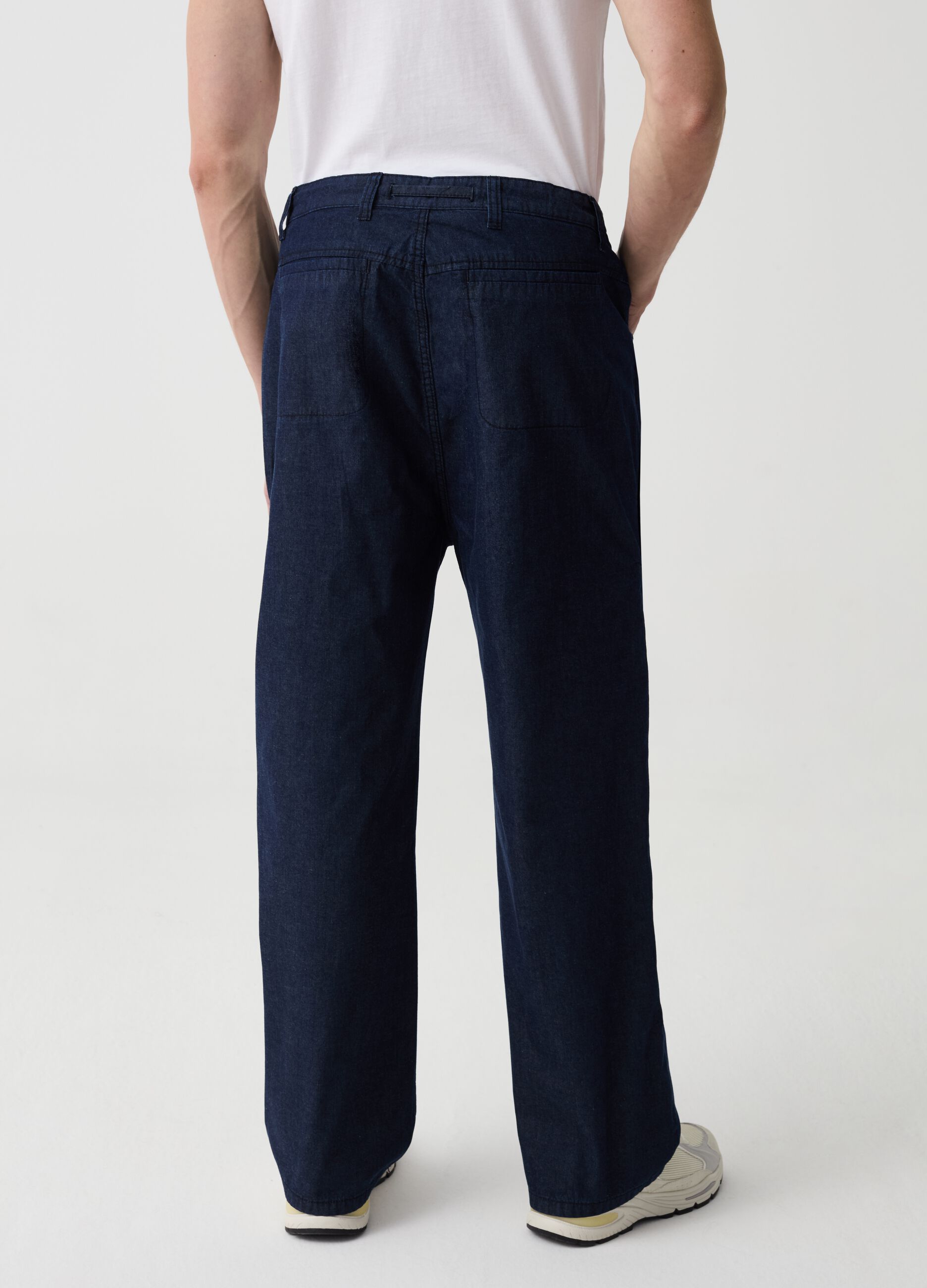 Parachute jeans with drawstring