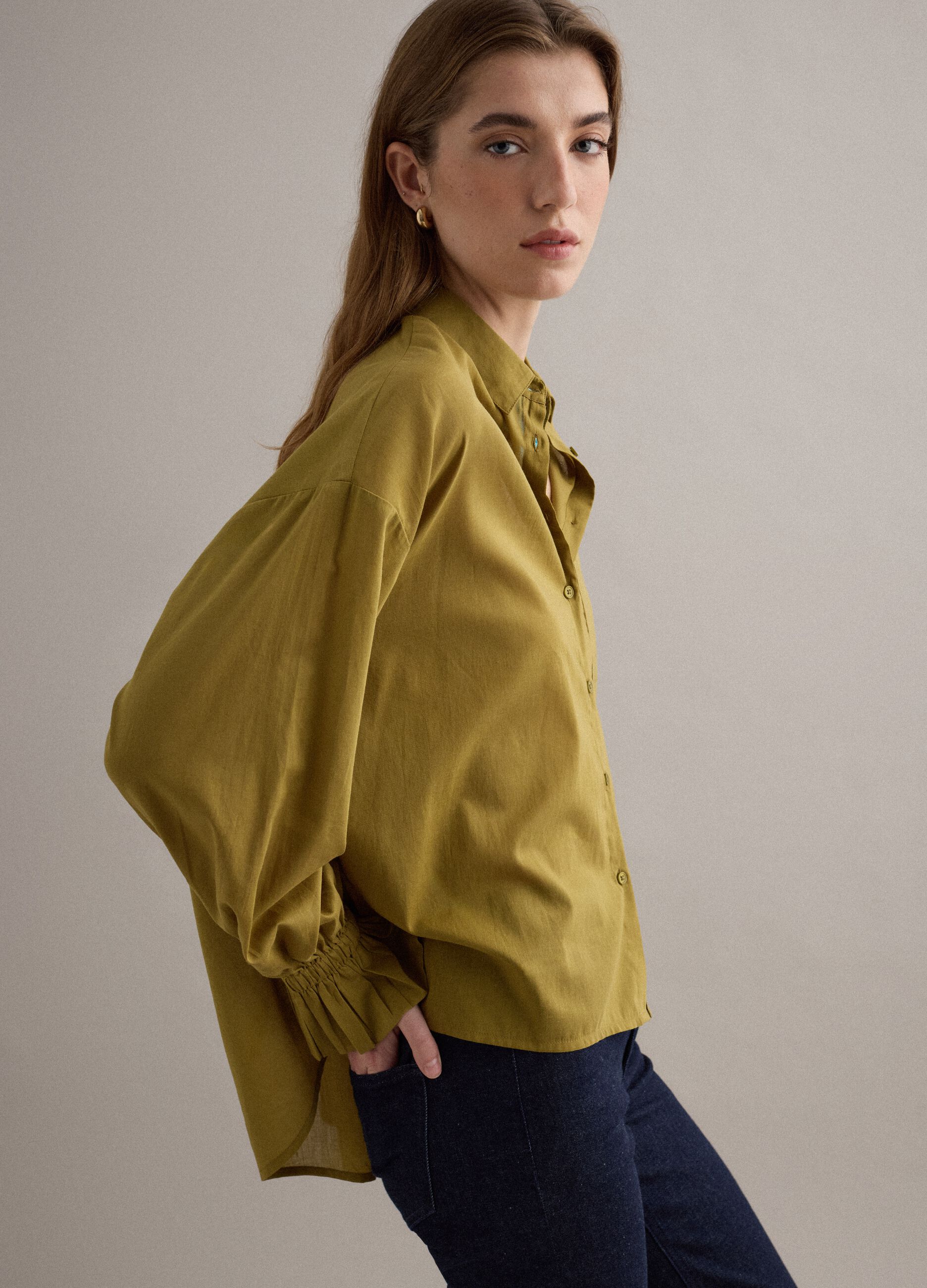 Green short-sleeved pure cotton shirt