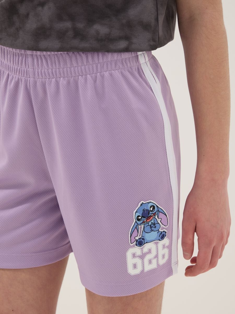 Sportliche violette Shorts mit Seitenstreifen f&uuml;r M&auml;dchen_2