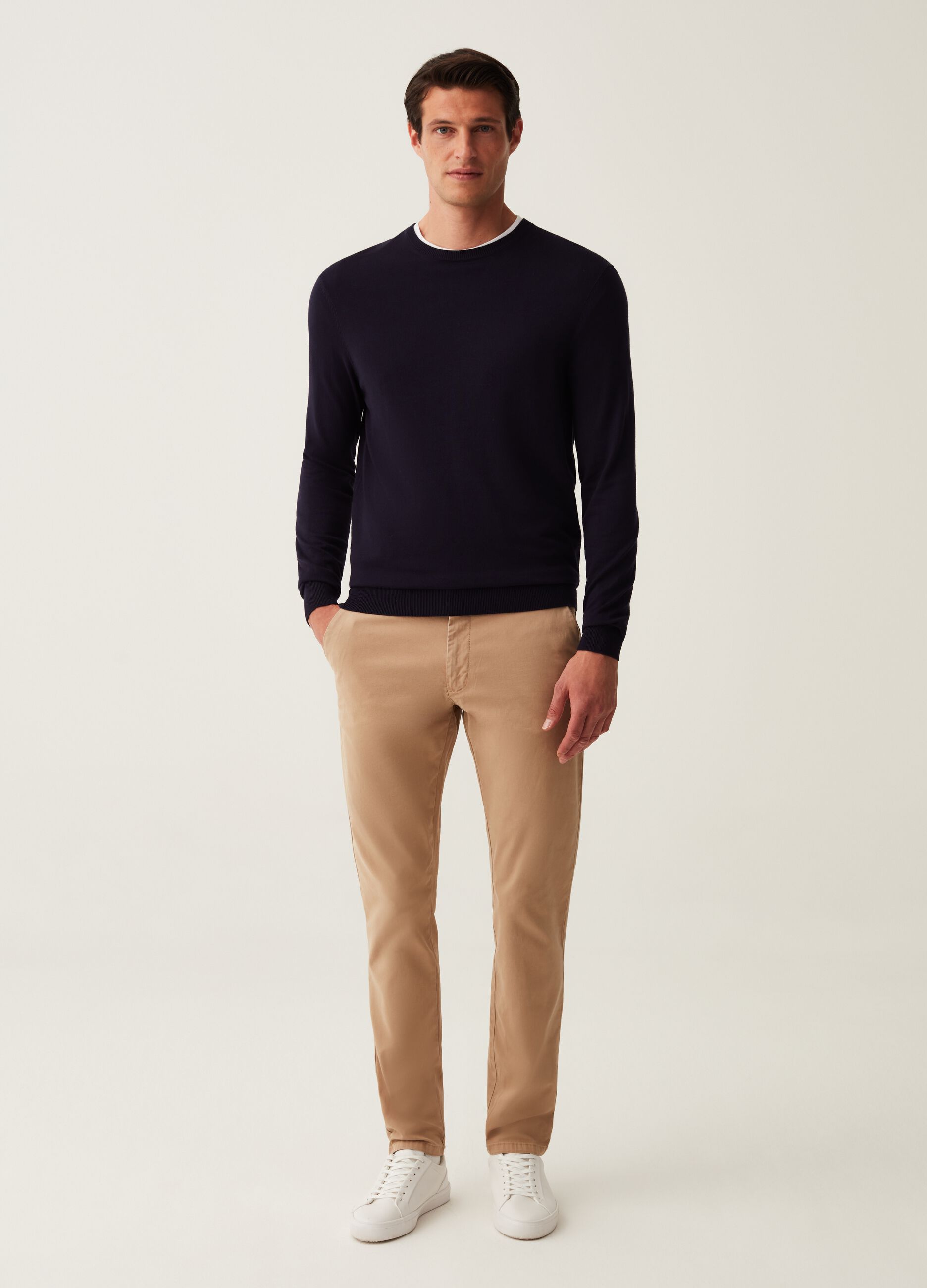 Solid colour stretch cotton chino trousers_0
