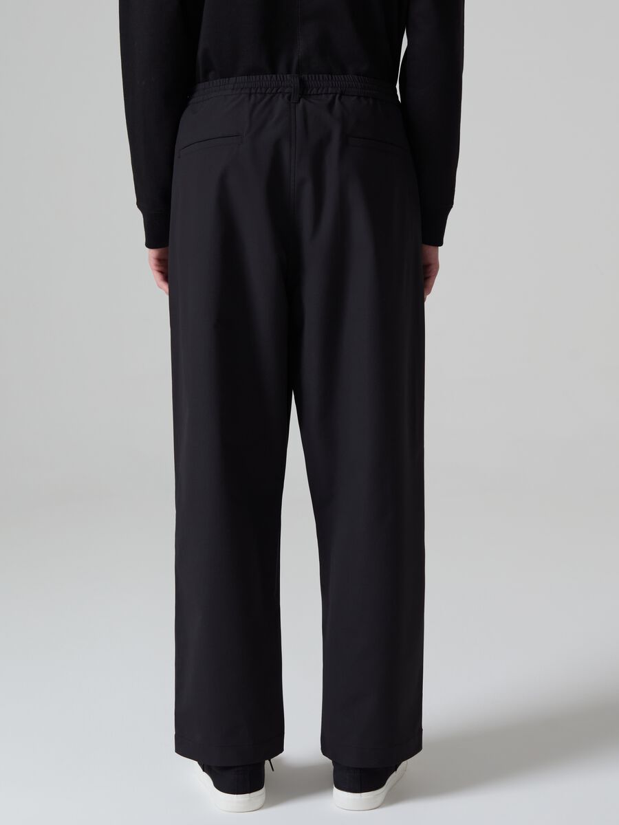 Pantalone straight fit in tessuto tecnico Selection_1