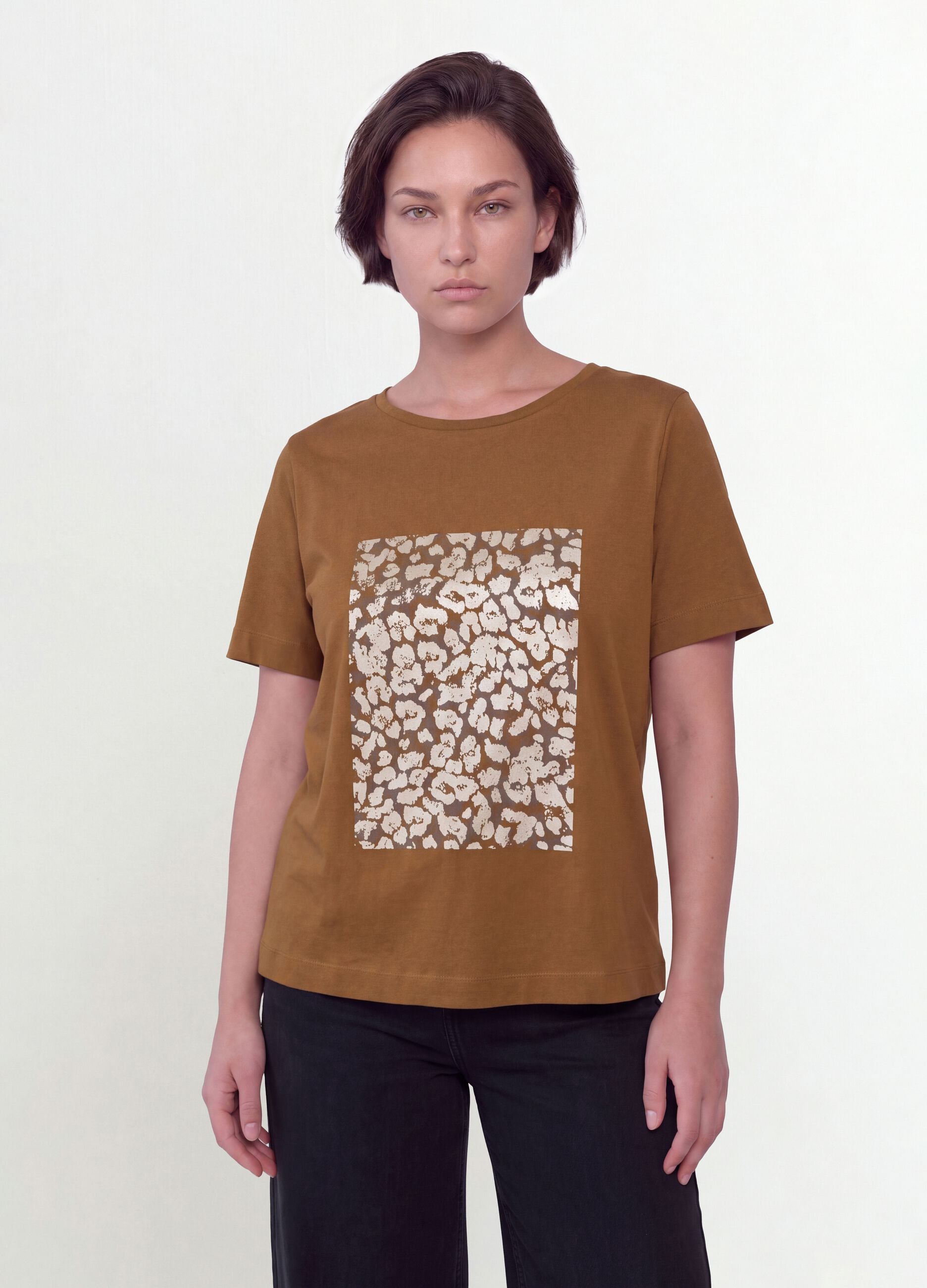 Brown pure cotton T-shirt with front print, regular fit