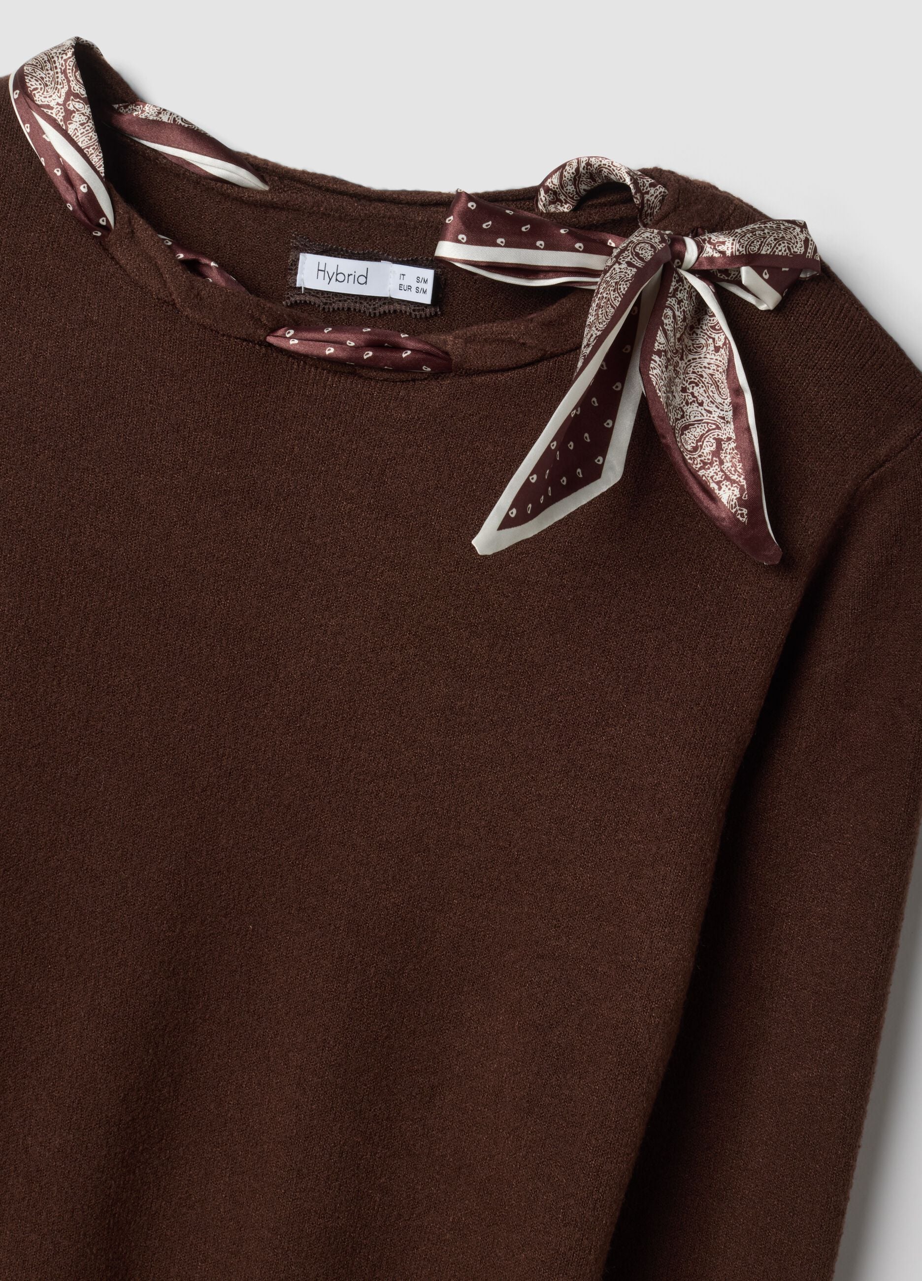 Brauner Pullover aus Viskosemix mit Halstuch, Regular Fit