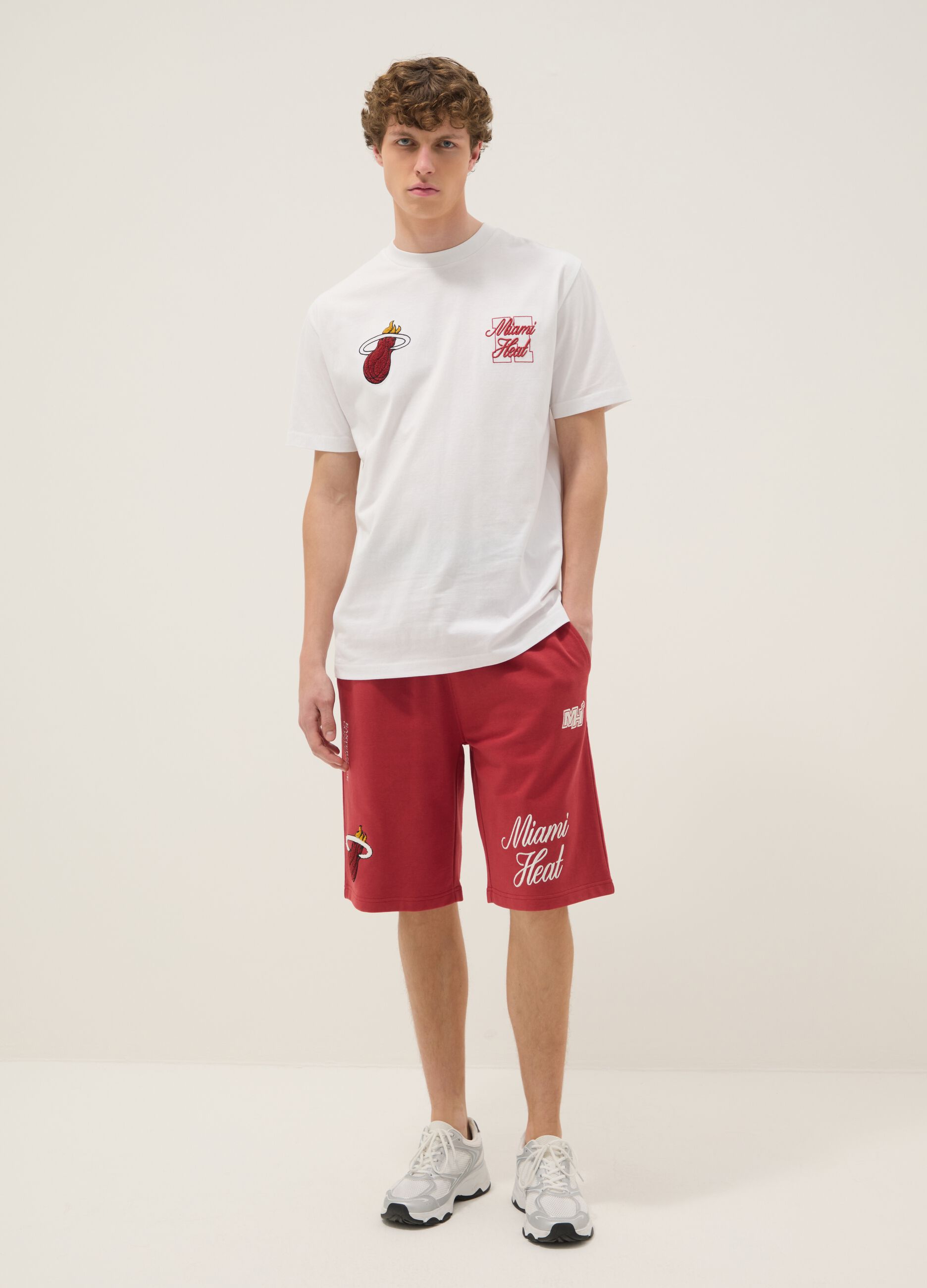 Wei&szlig;es T-Shirt aus reiner Baumwolle mit gesticktem Miami-Heat-Logo