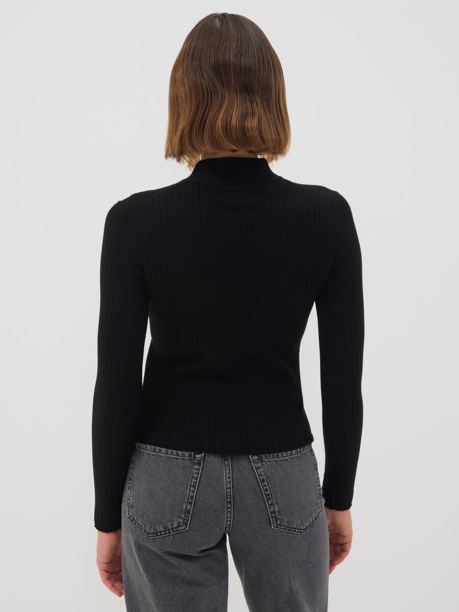 Black ribbed viscose-blend fitted top with high neck_3