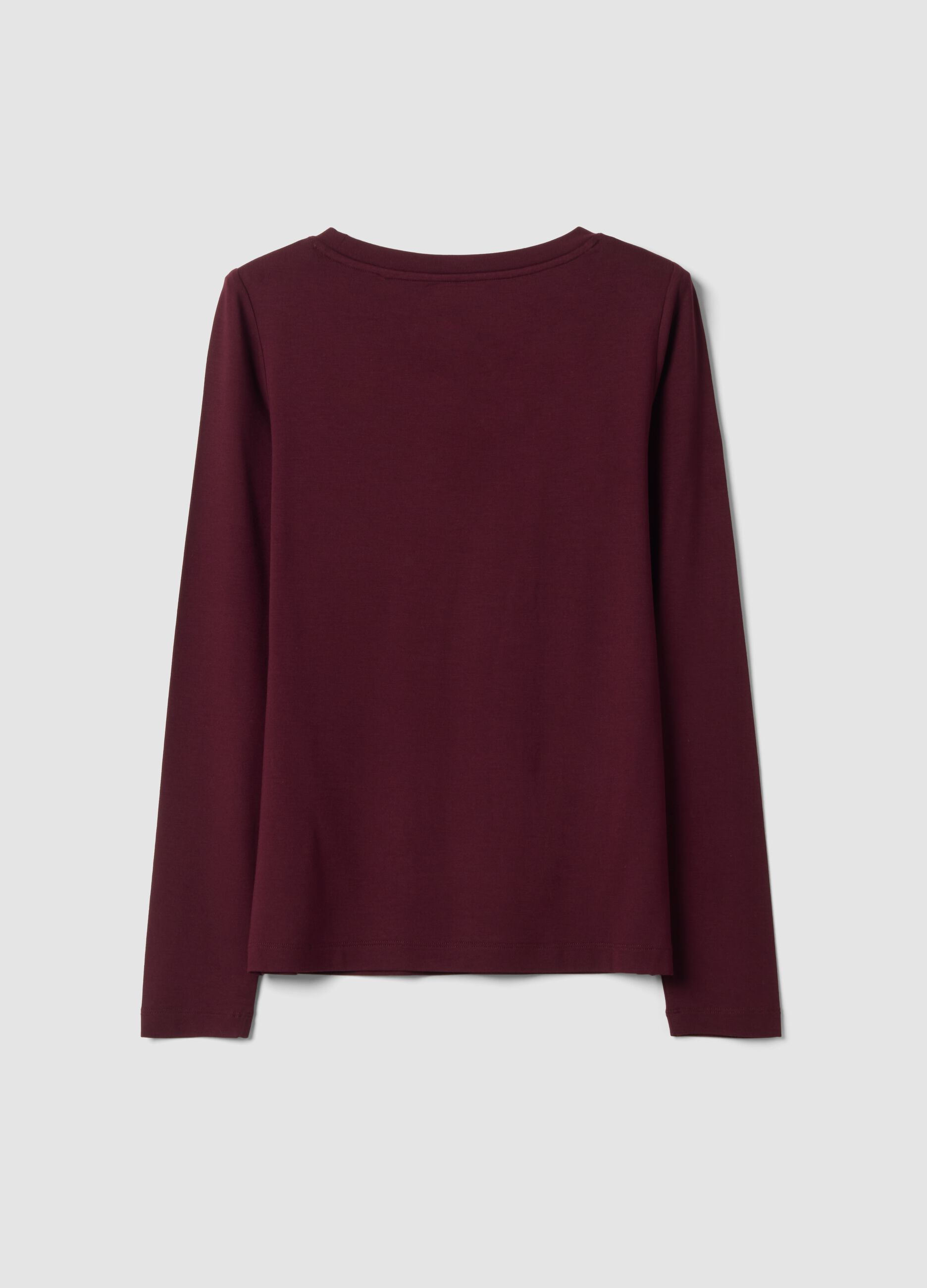 T-shirt viola in viscosa elasticizzata con girocollo slim fit