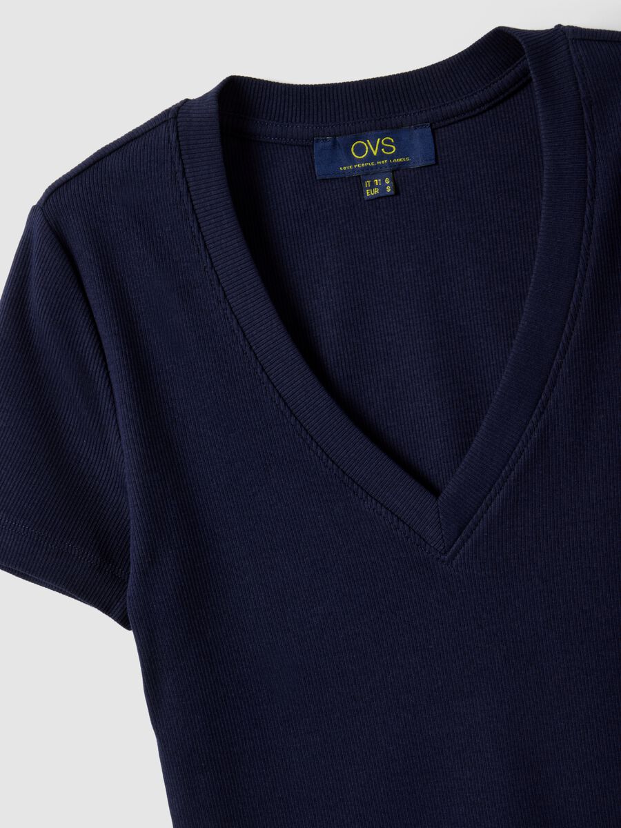 Blue stretch cotton T-shirt with deep V-neck regular fit_1