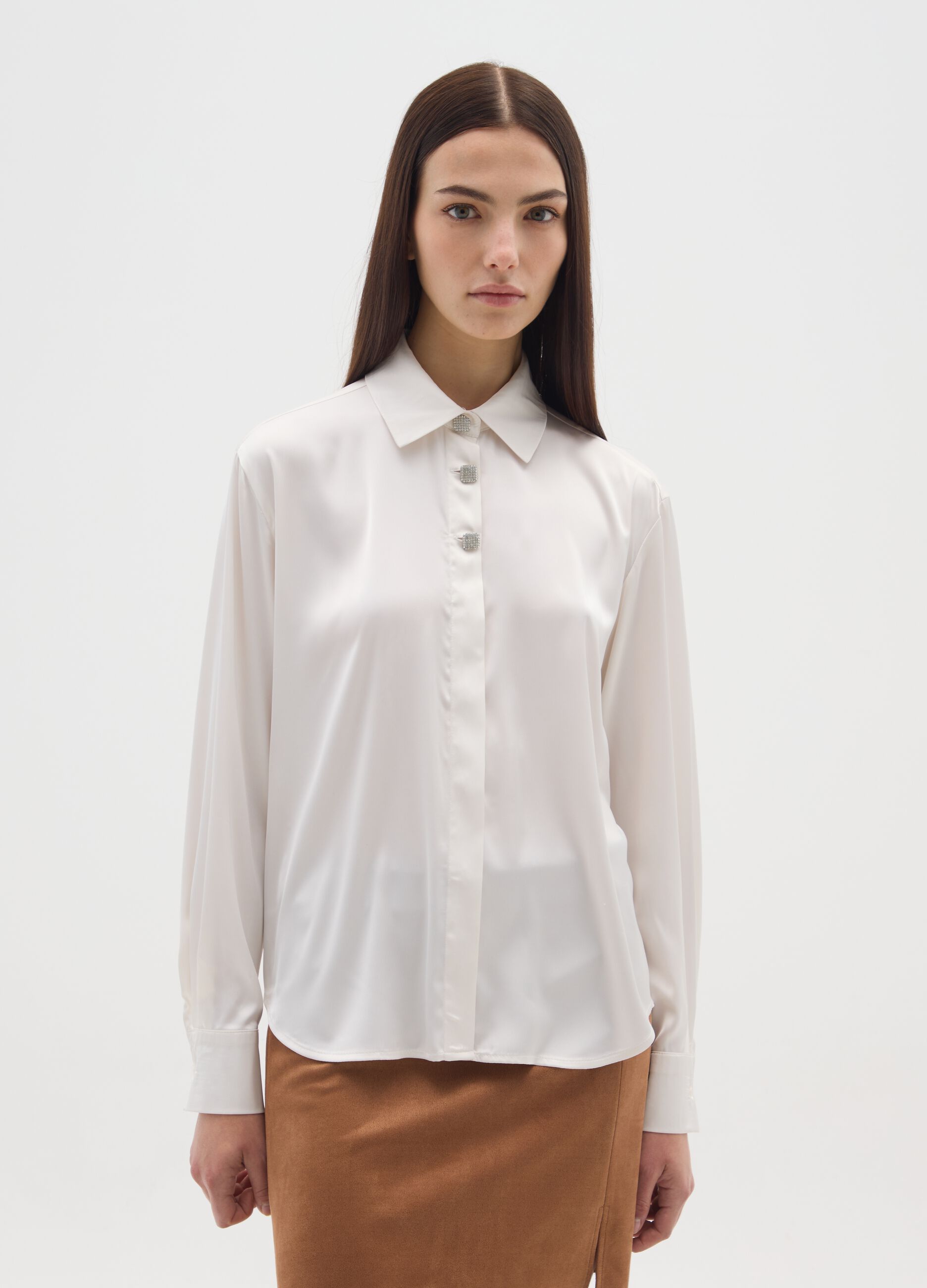 White satin regular fit shirt with buttons