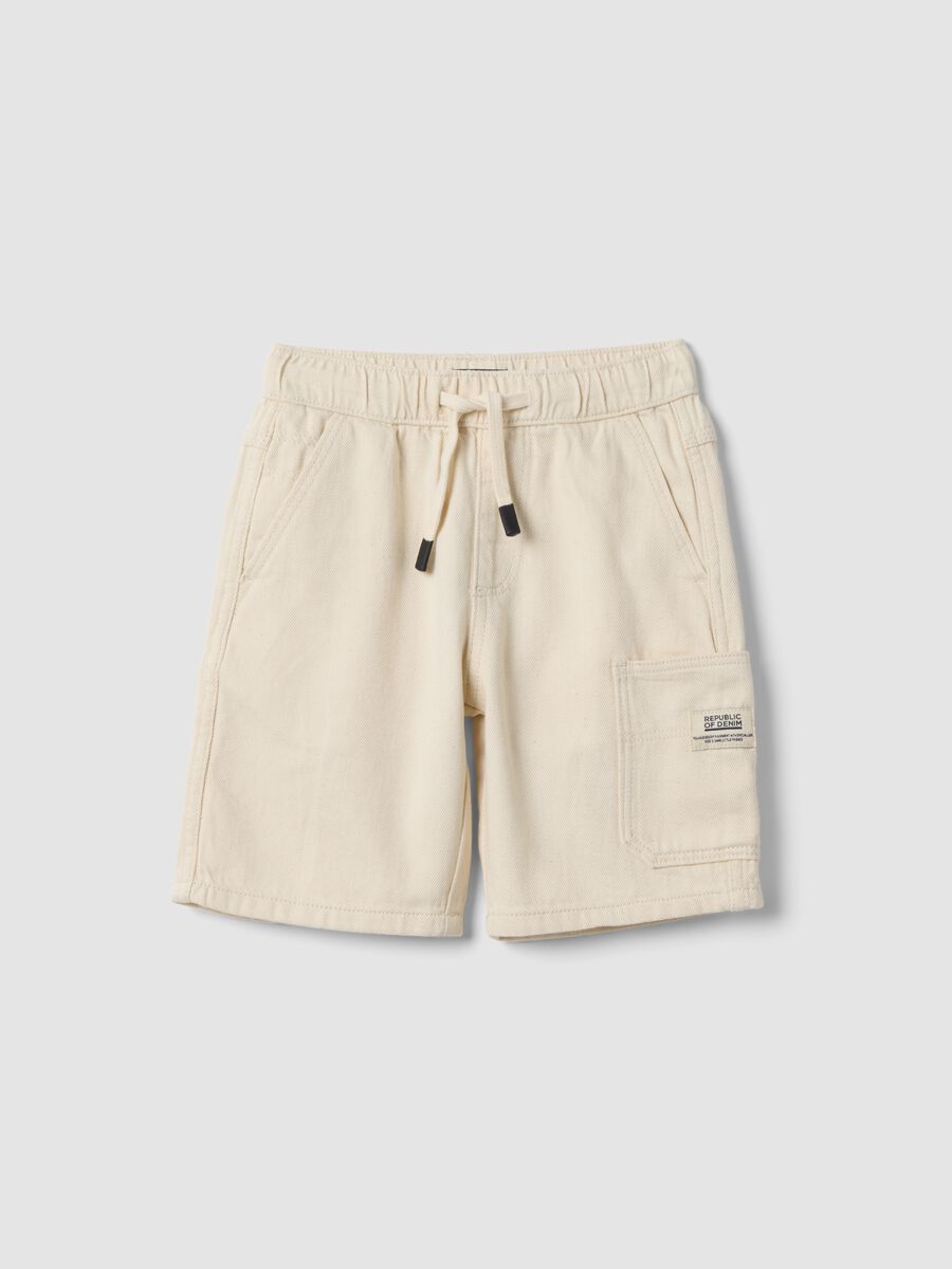 Wei&szlig;e Cargo-Shorts aus reiner Baumwolle f&uuml;r Jungen, Regular Fit, mit Kordelzug_0