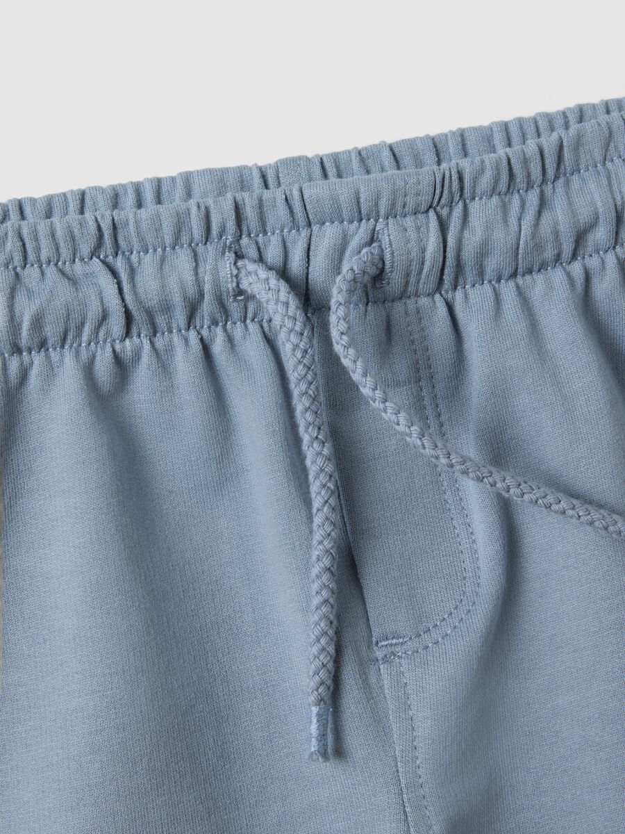 Sky blue pure cotton shorts for boys with regular fit and car design_2