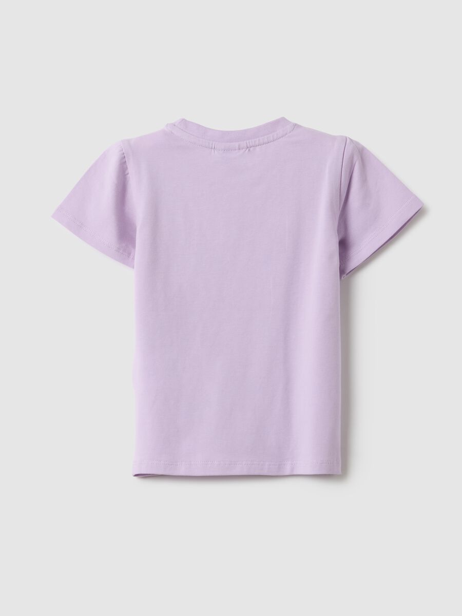 Camiseta de ni&ntilde;a ajuste regular en algod&oacute;n el&aacute;stico violeta con coraz&oacute;n_1