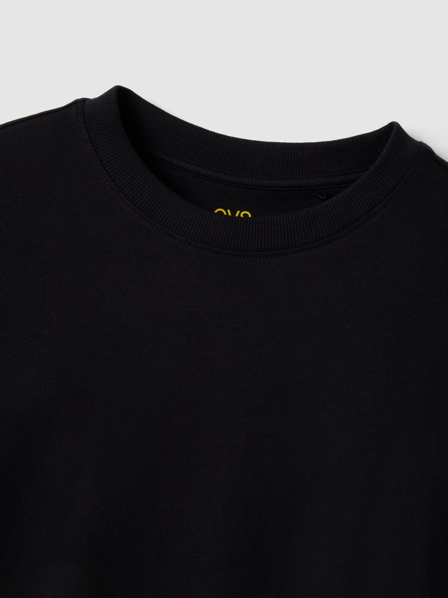 Schwarzes Oversize-T-Shirt mit kurzen &Auml;rmeln aus reiner Baumwolle_5