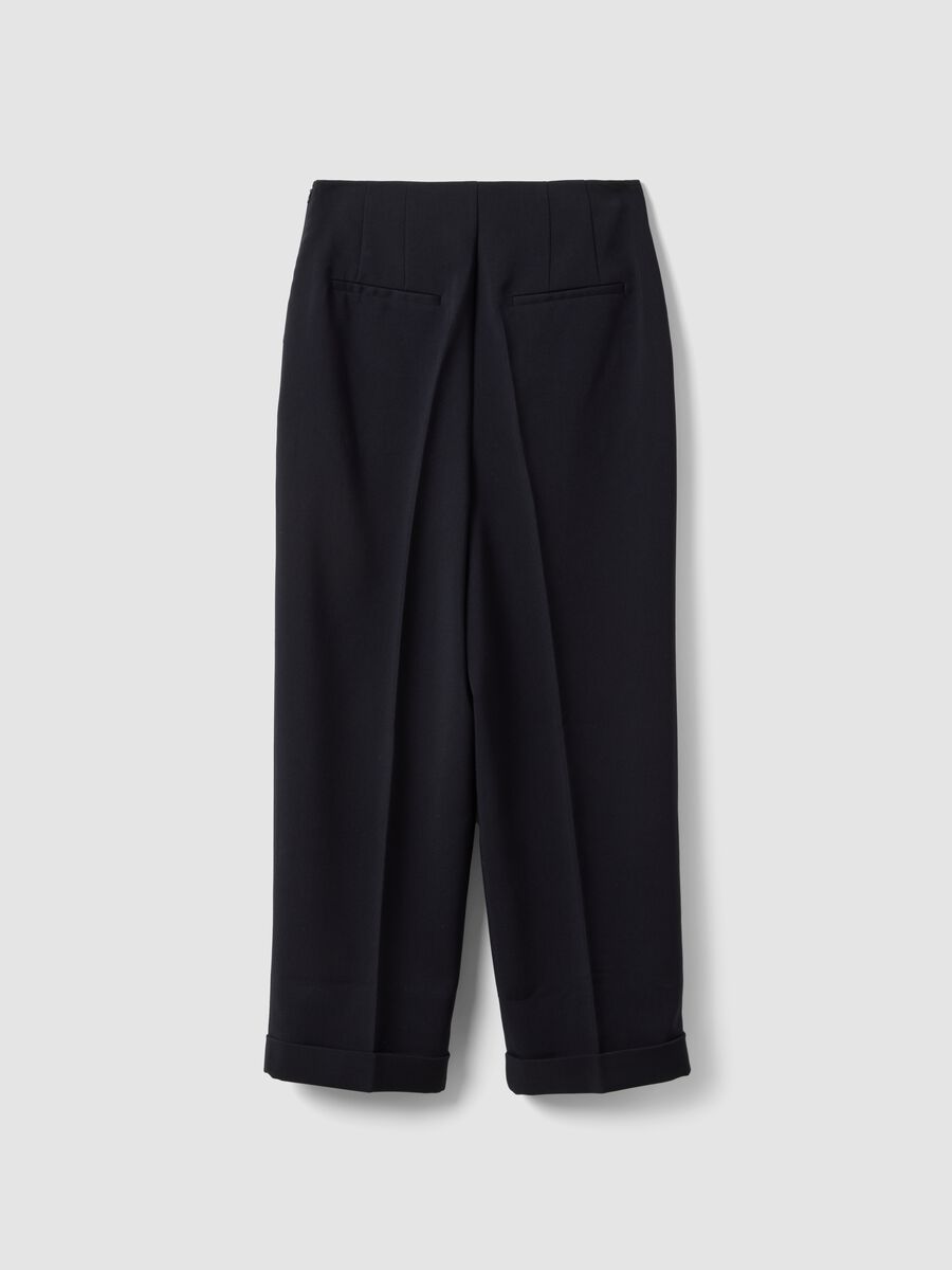 Cal&ccedil;as pretas em viscose el&aacute;stica com corte regular tapered_6