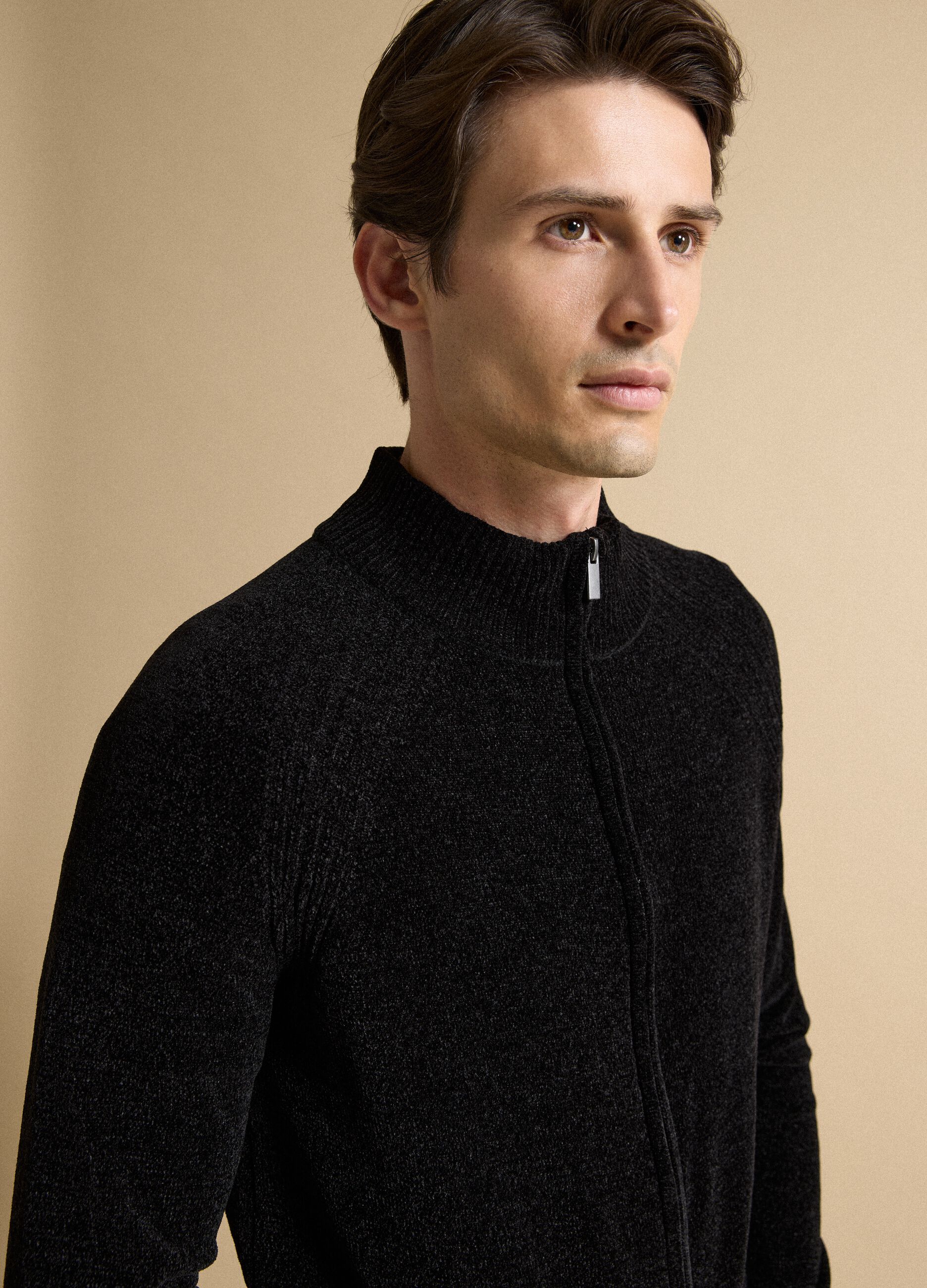 Black full-zip cardigan with collar, regular fit
