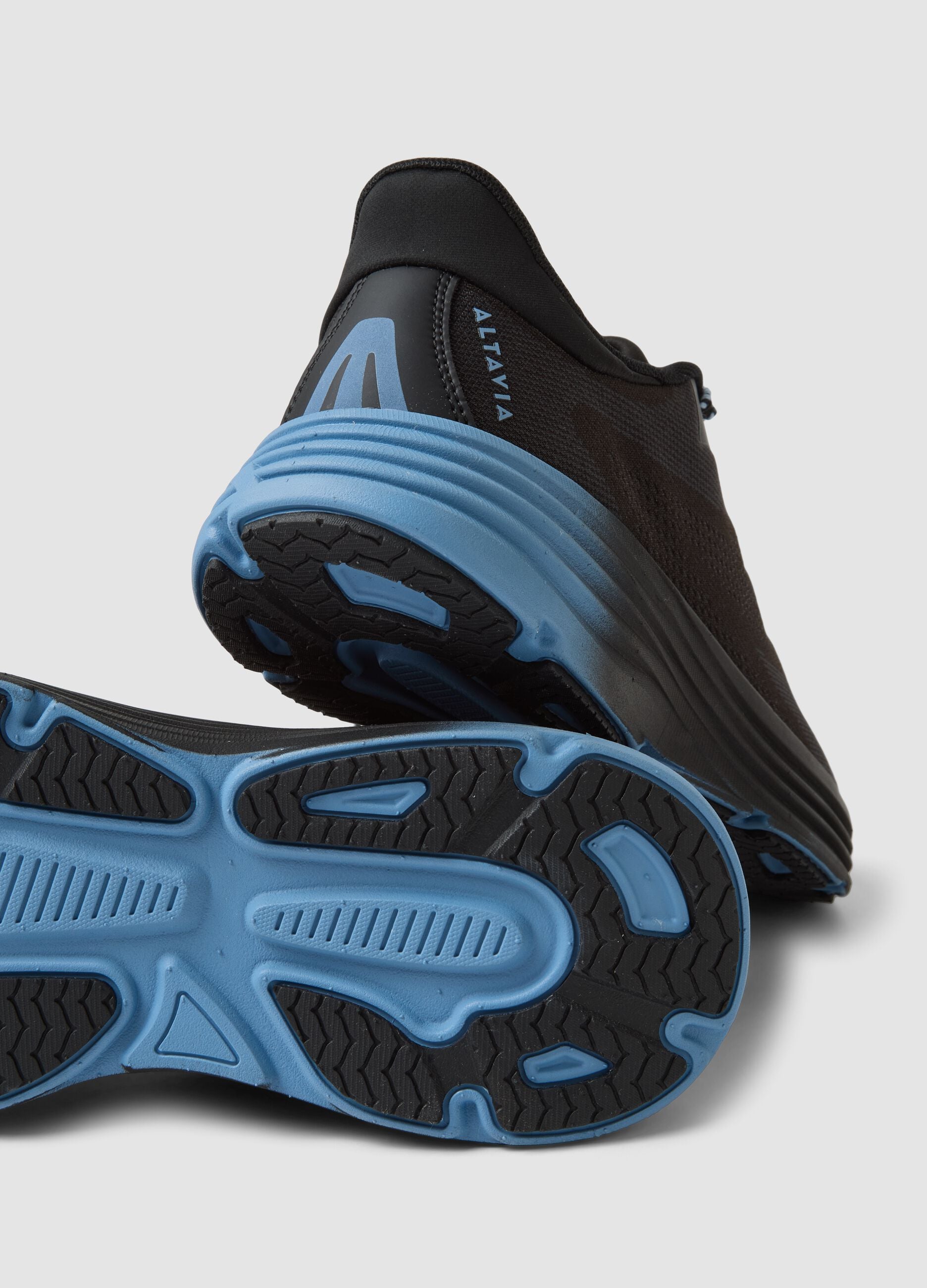 Black Outdoor Sneakers with Cushioned Midsole ALTAVIA