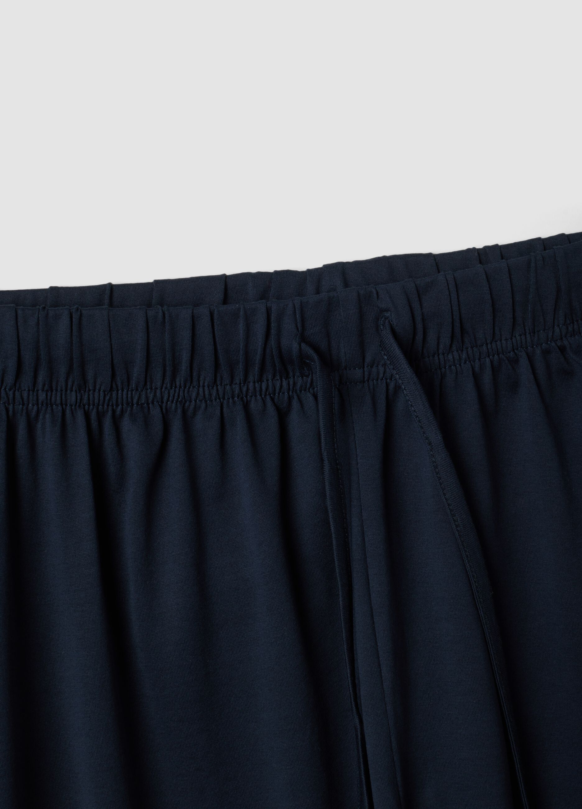 Pigiama blu in puro cotone organico con scollo serafino regular fit