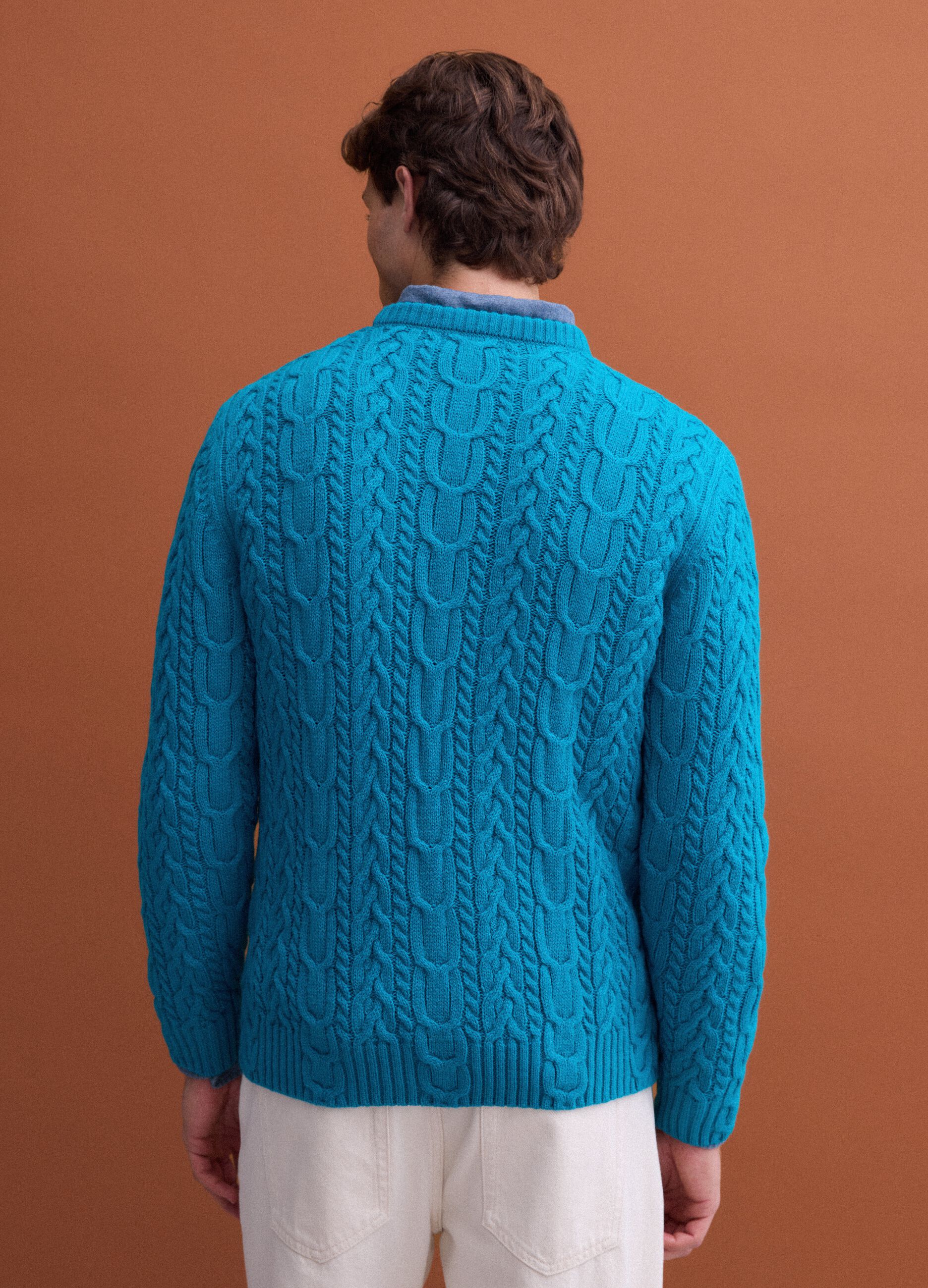Maglia azzurra girocollo in misto lana con lavorazione jacquard