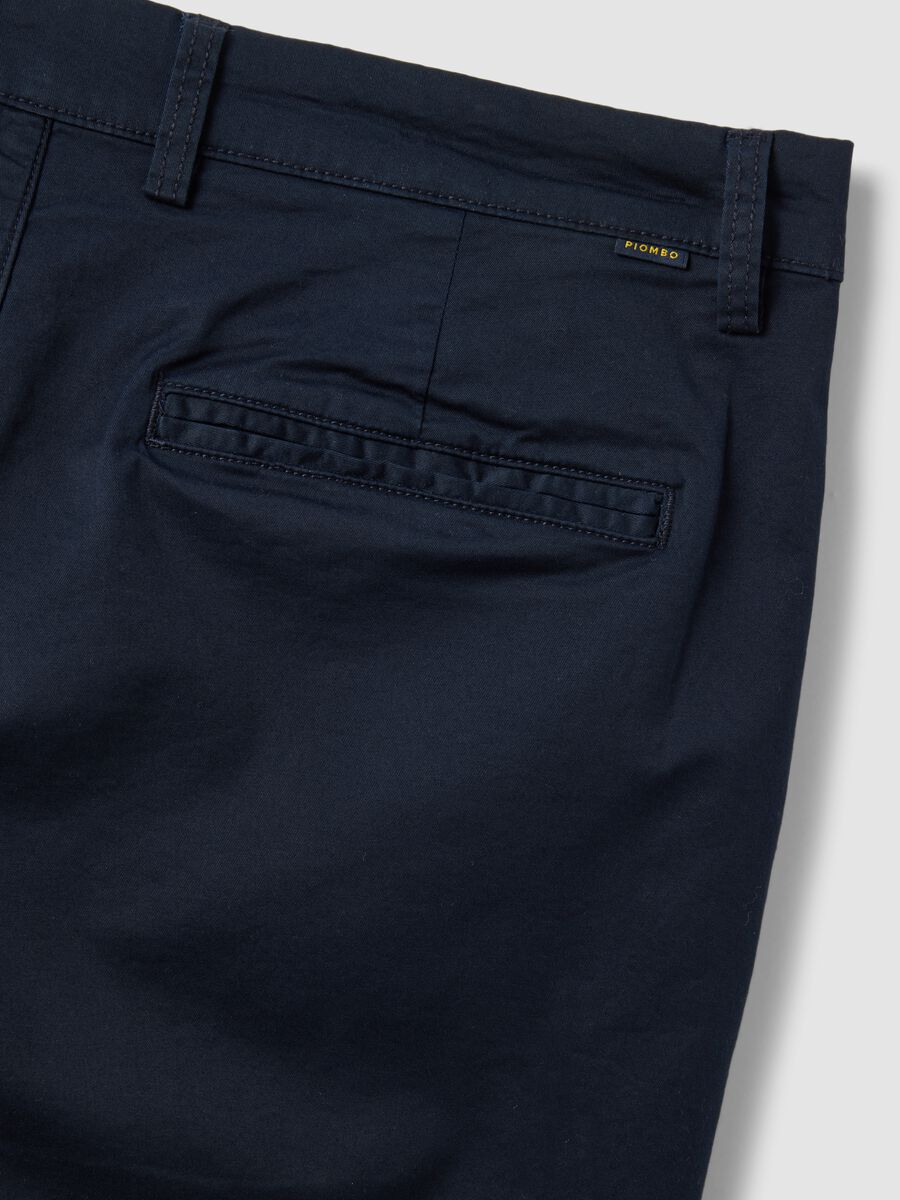 Blue stretch cotton chino shorts, regular fit_5