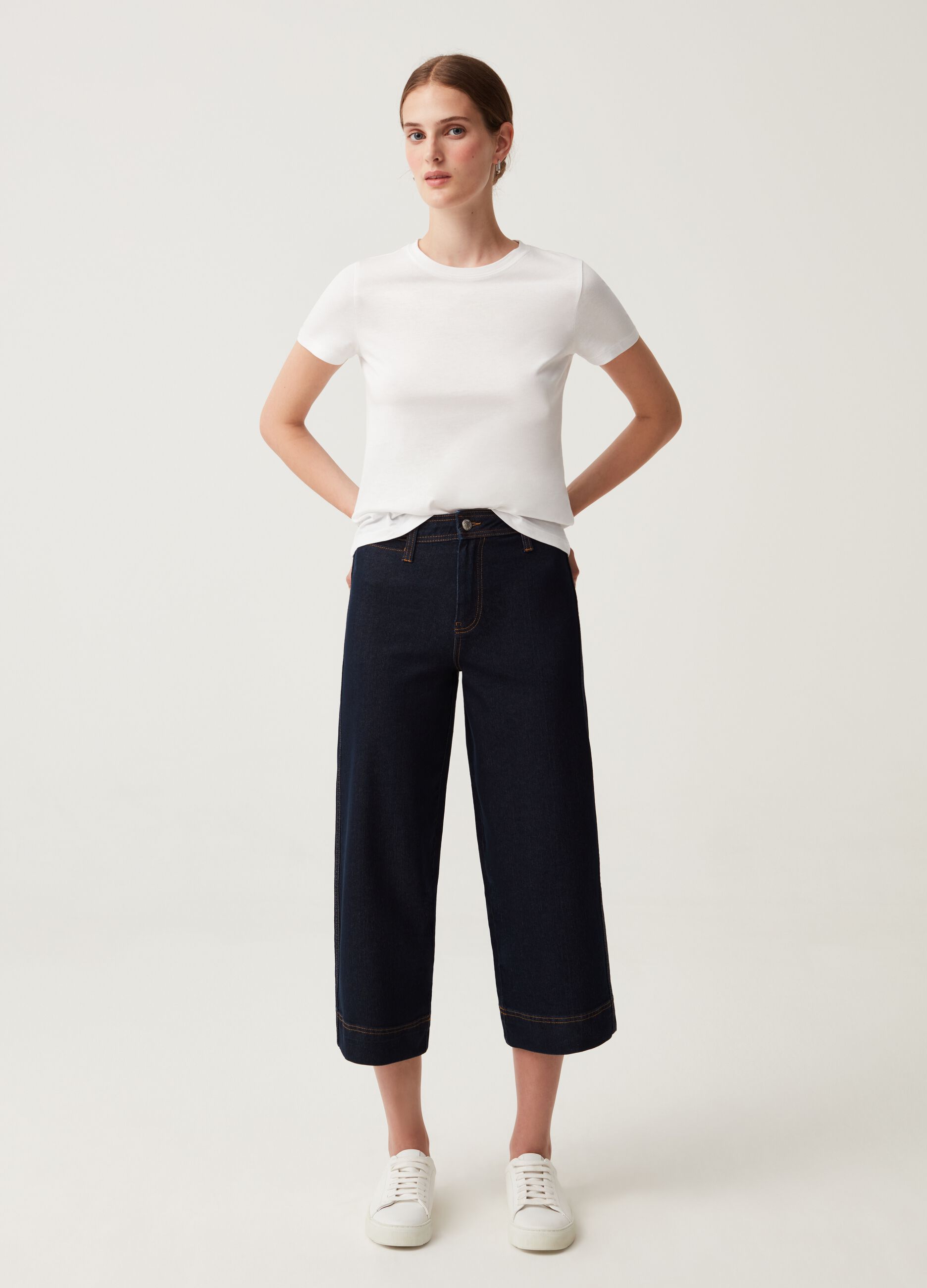 Wide-leg culotte jeans