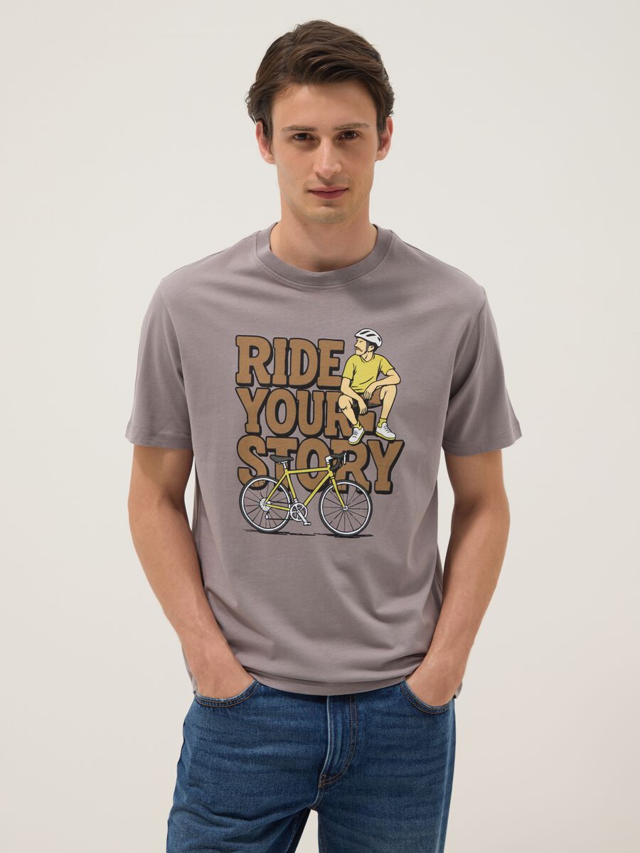 Graues T-Shirt aus reiner Baumwolle mit Frontprint, Regular Fit_0