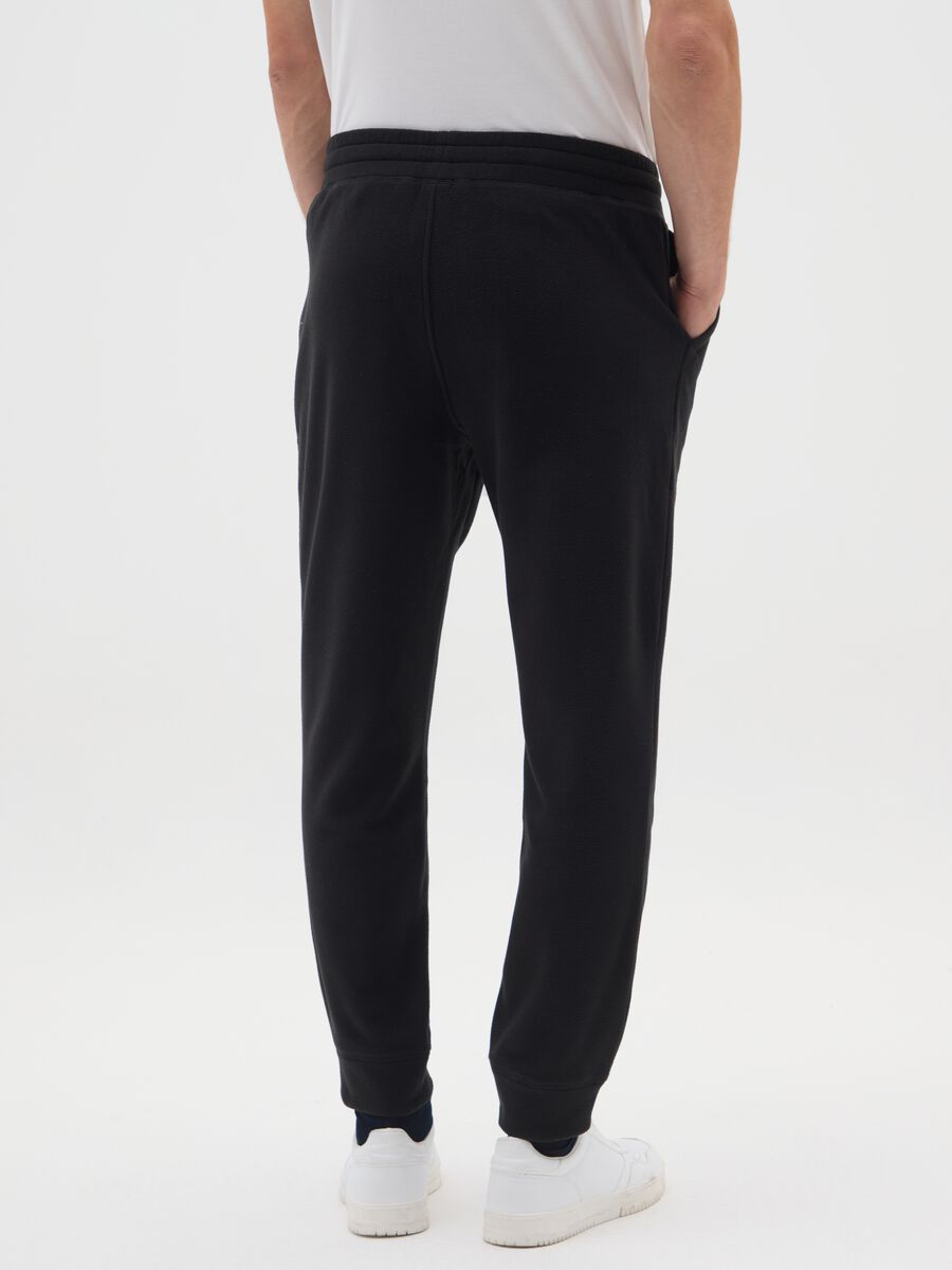 Regular Fit schwarze Fleecehose mit elastischem Bund_2