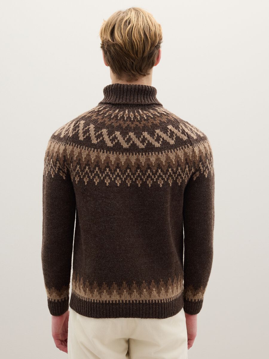 Regular fit brown turtleneck jumper with jacquard pattern_2