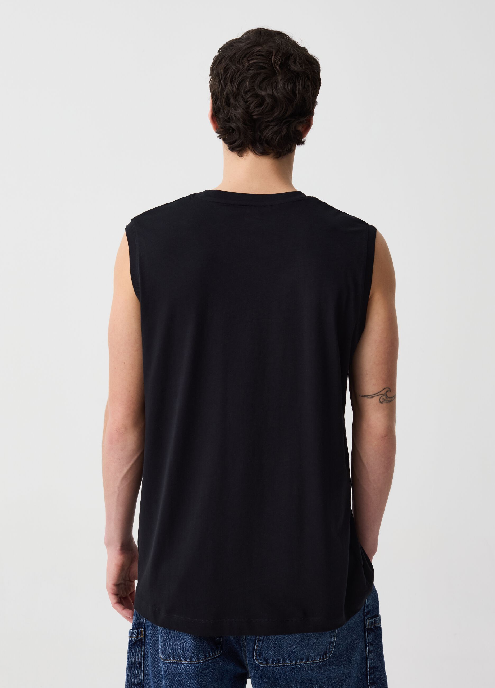 Tank top with round neck with V detail
