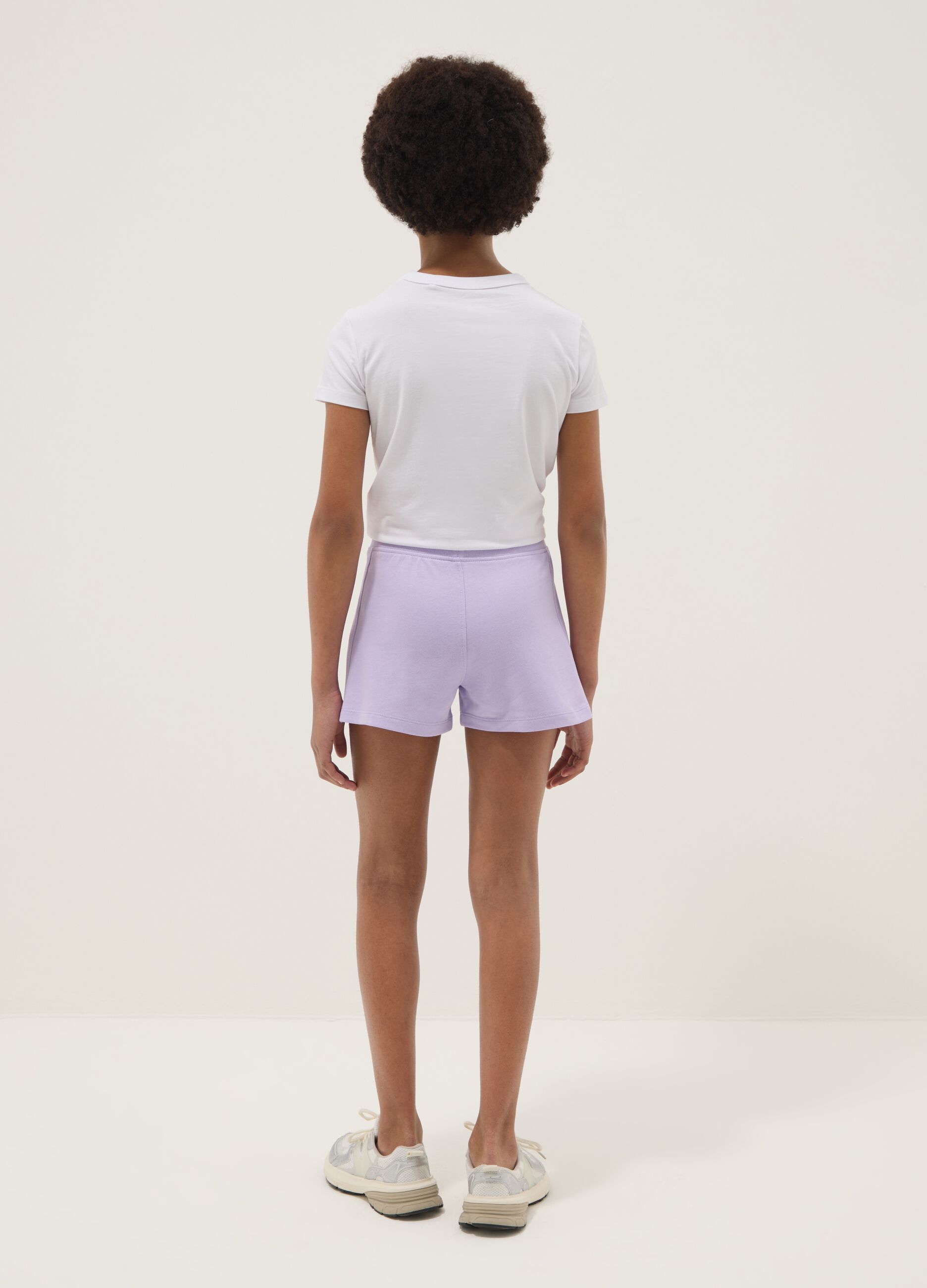 Short morado de algod&oacute;n org&aacute;nico para ni&ntilde;a con cintura el&aacute;stica