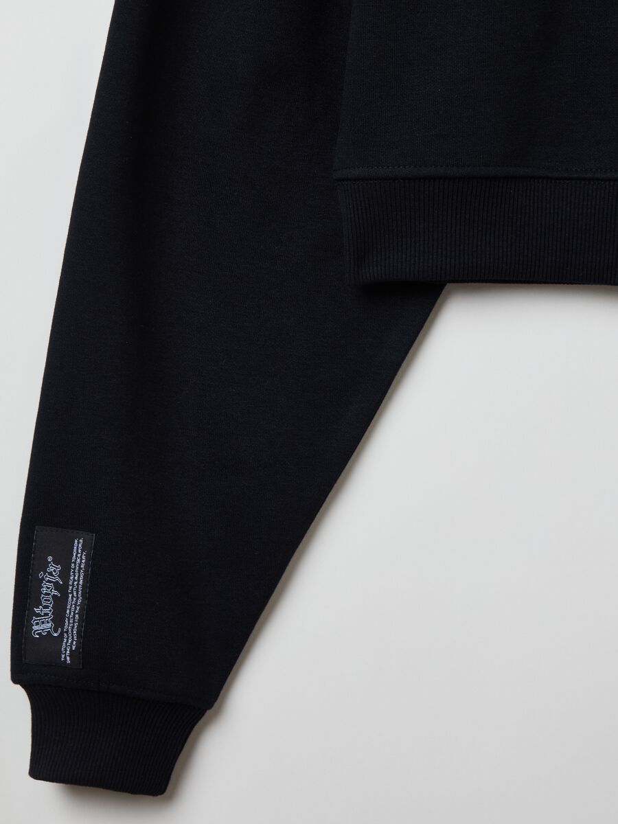 Cropped black sweatshirt with mock neck_9