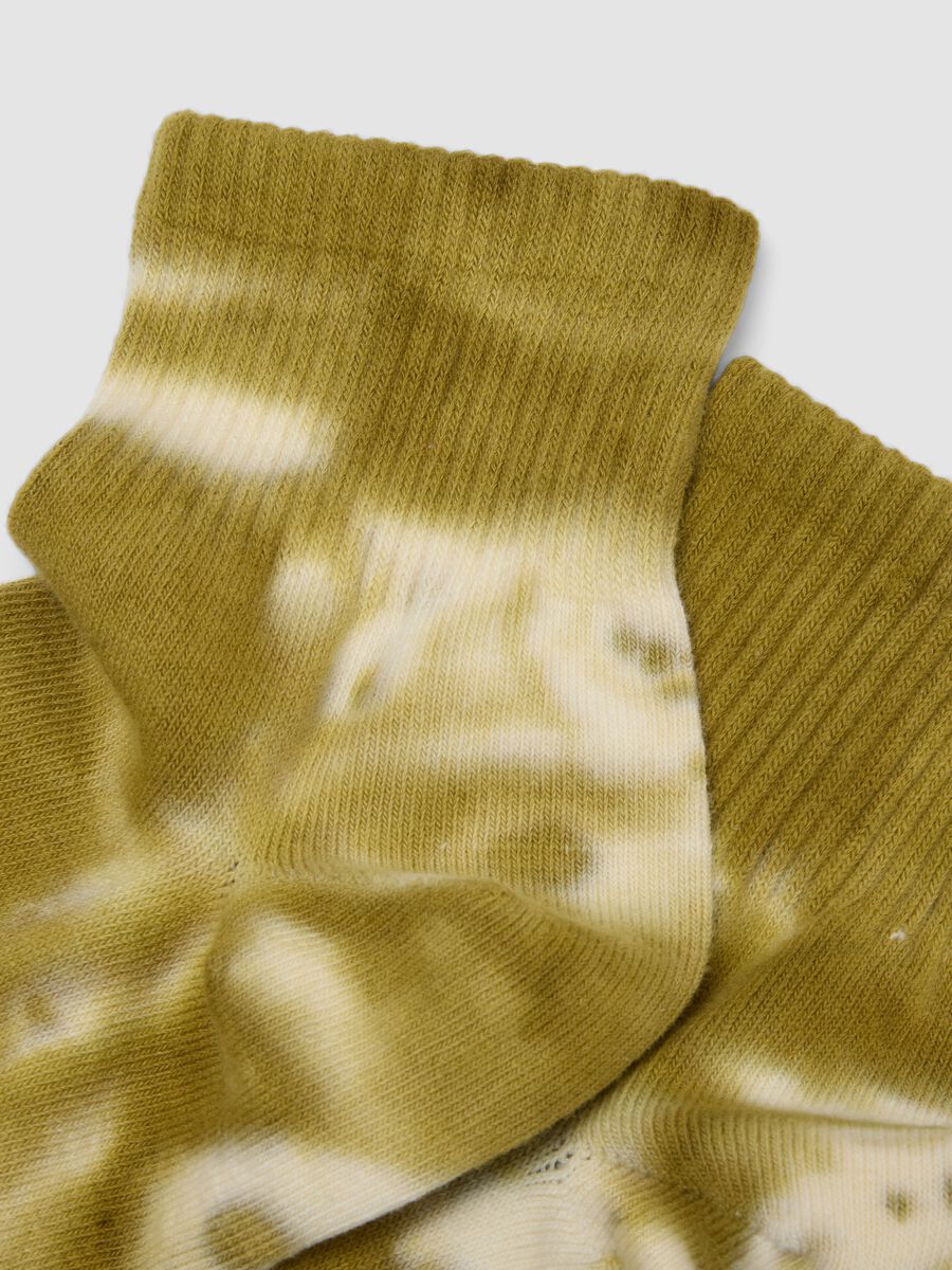 Mehrfarbige Sport Socken aus elastischem Baumwolle im Tie-dye-Effekt_2