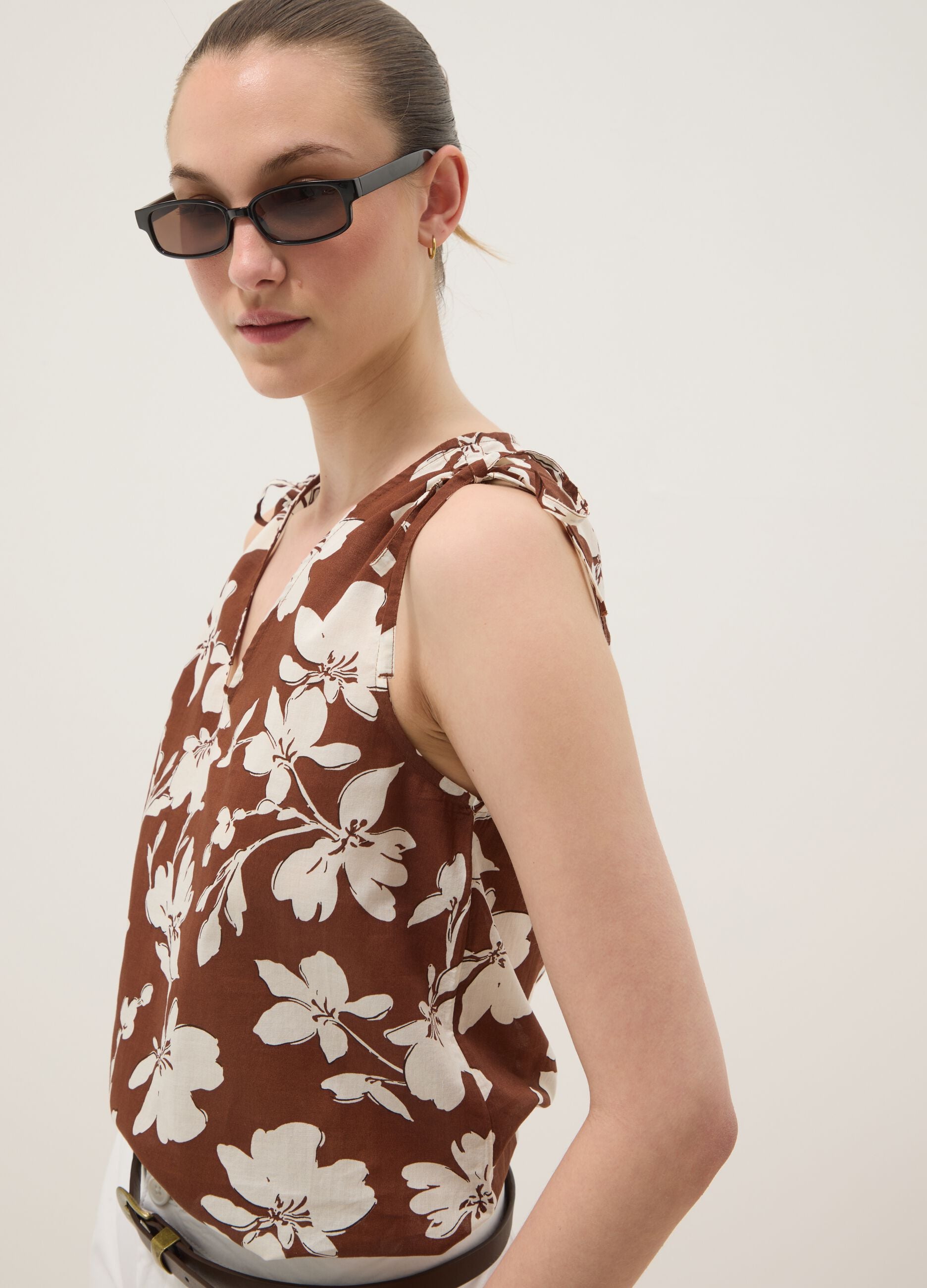 Brown pure cotton V-neck floral print blouse, regular fit