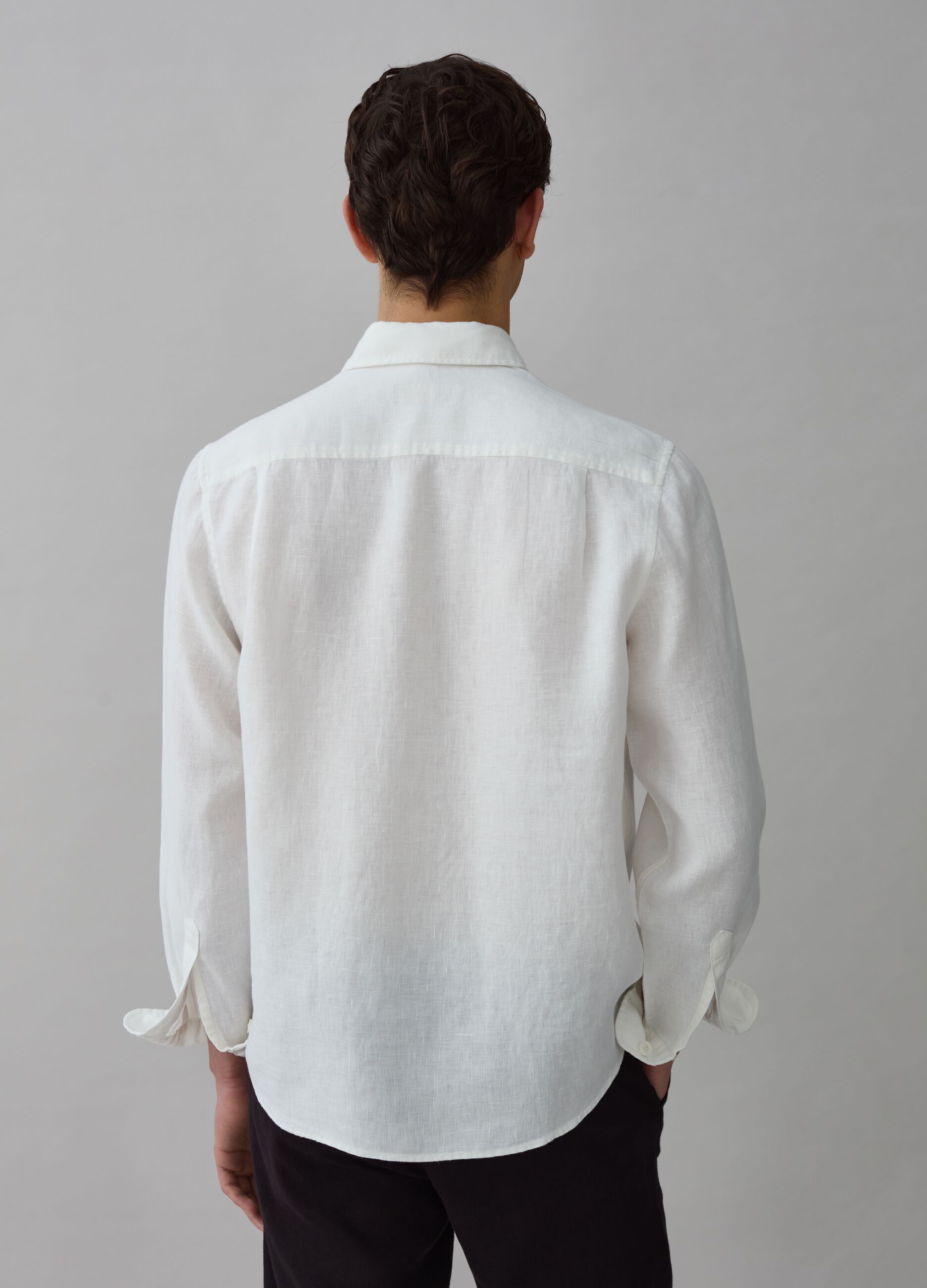 Regular-fit shirt in linen with pockets