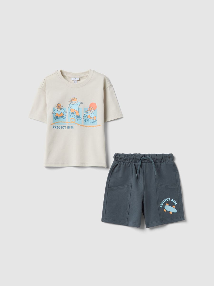 Multicolour pure cotton shorts set for boys with prints_0
