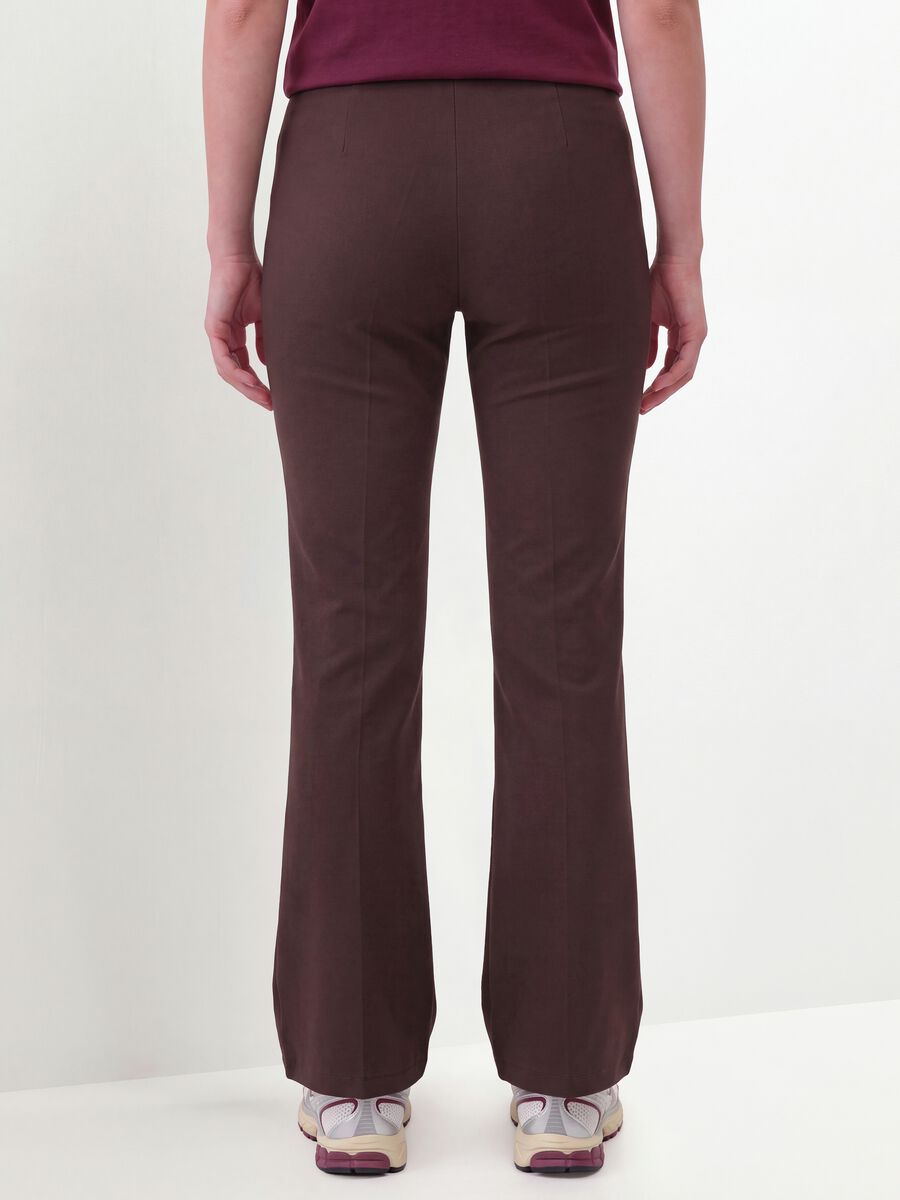 Braune Flare-Hose aus elastischer Viskose_3