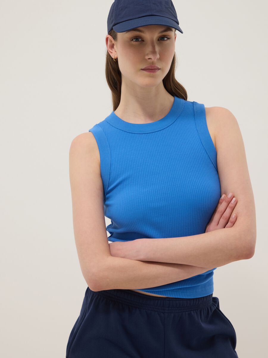 Blaues, figurbetontes Tanktop aus geripptem Stretch-Baumwollstoff_1